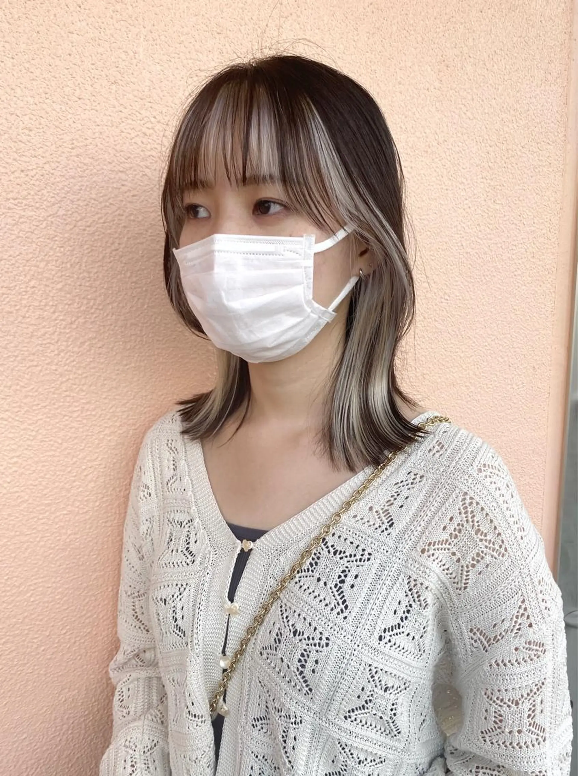 セミロング カラー レイヤー・ブリーチ kiyotoshiのヘアスタイル