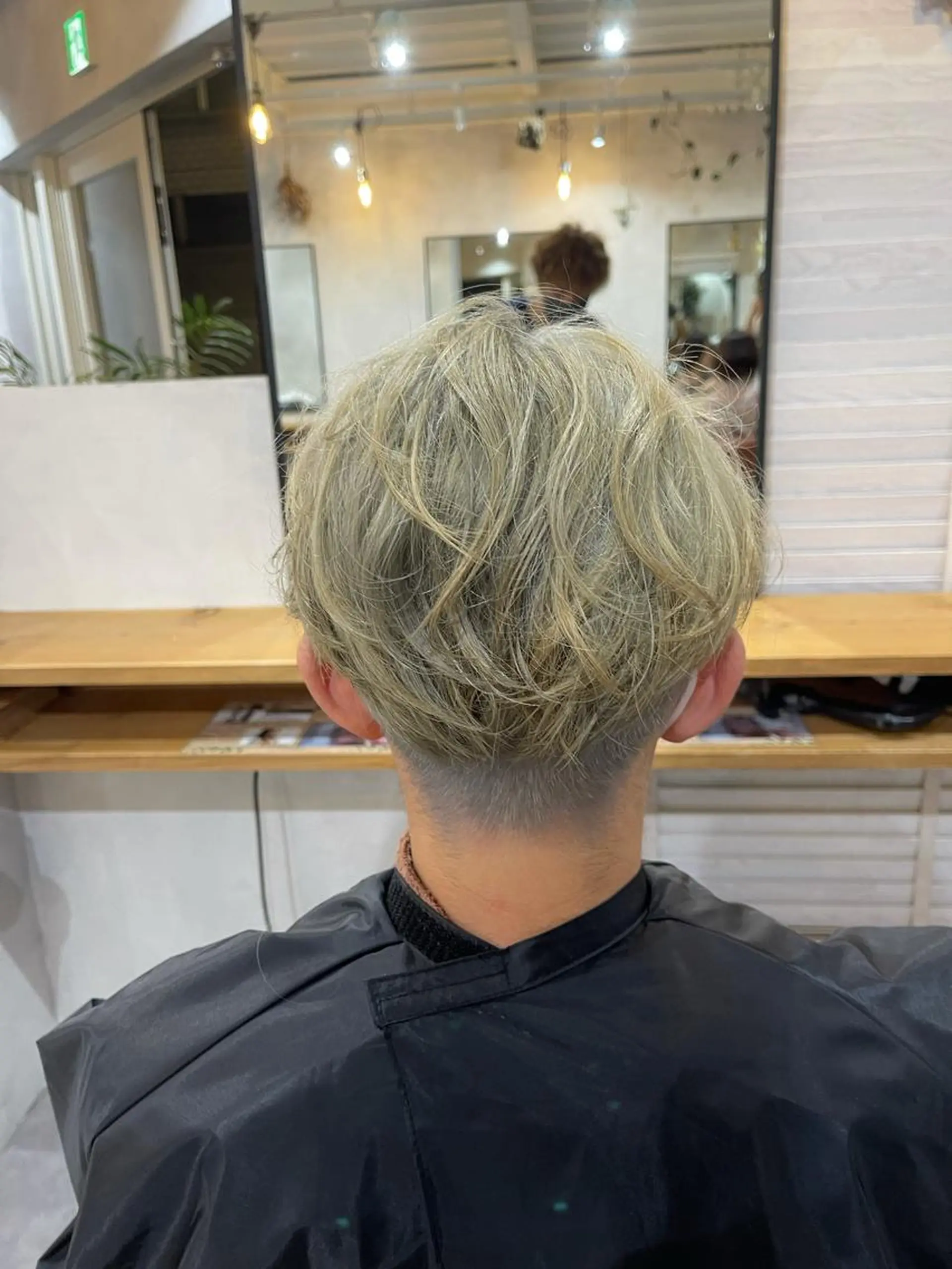 ショート カラー ブリーチ 似合わせスタイル 足立のヘアスタイル