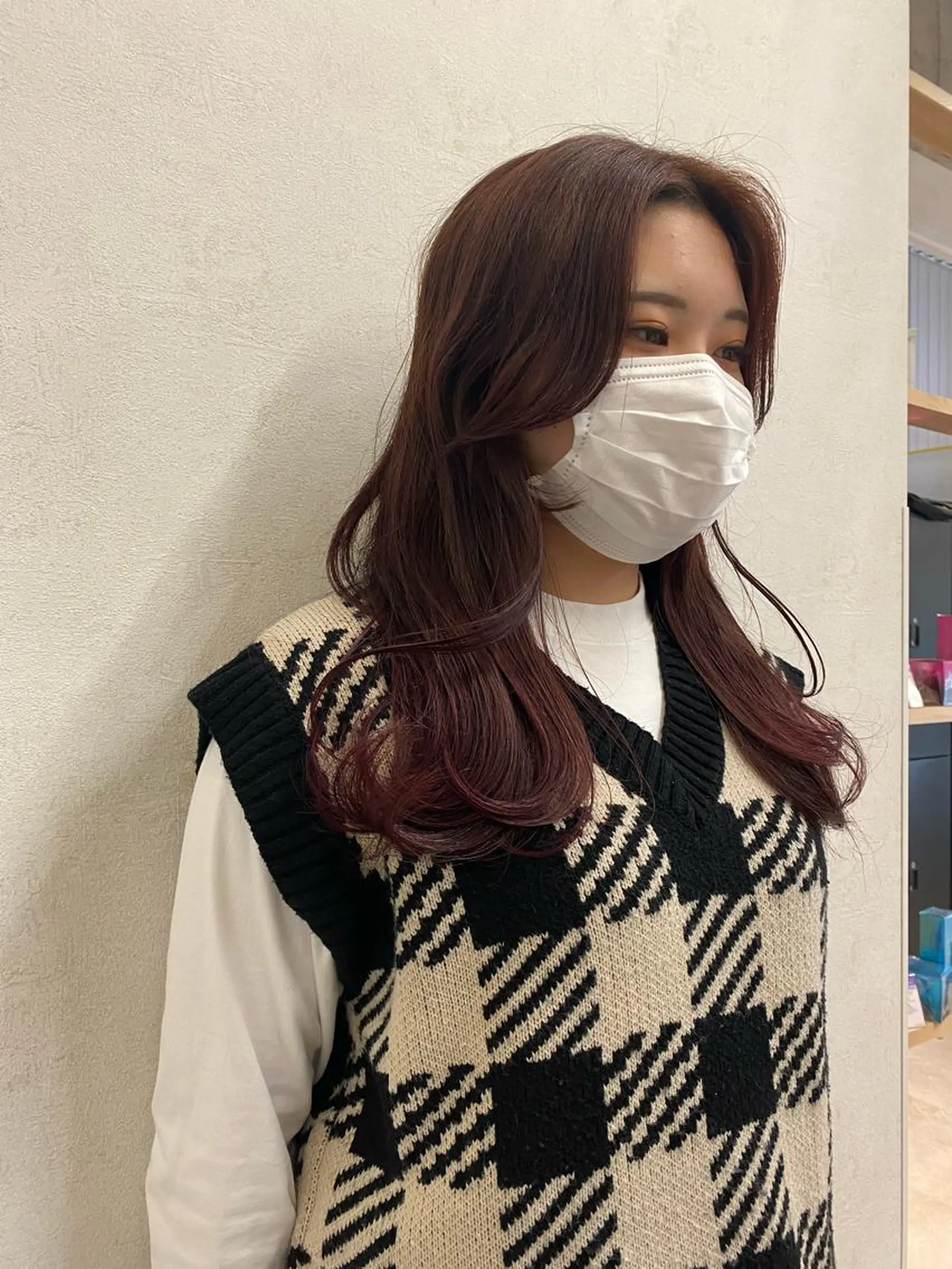 ロング ピンクブラウン 韓国風ヘア メンズ縮毛矯正 ニュアンスパーマのヘアスタイル