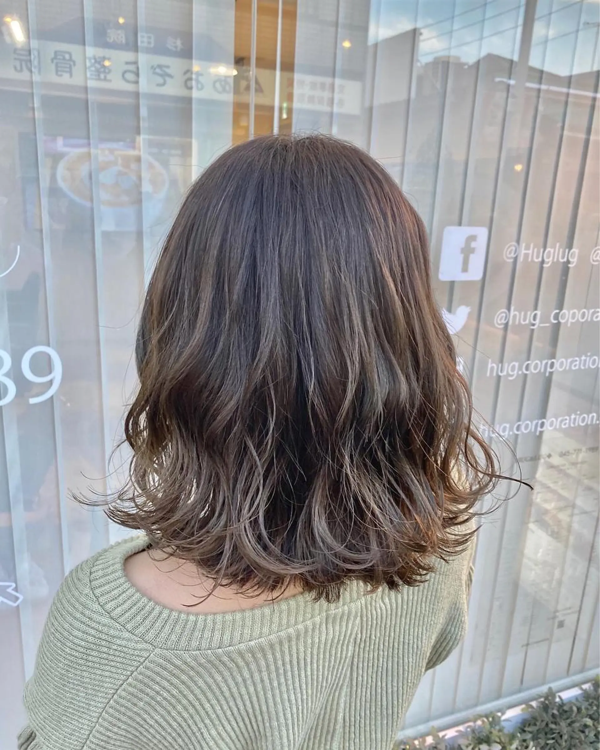 ミディアム カラー ヘアアレンジ ベージュカラー ハイライトカラー ハイライト 高橋胡桃🪽 ディレクターのヘアスタイル