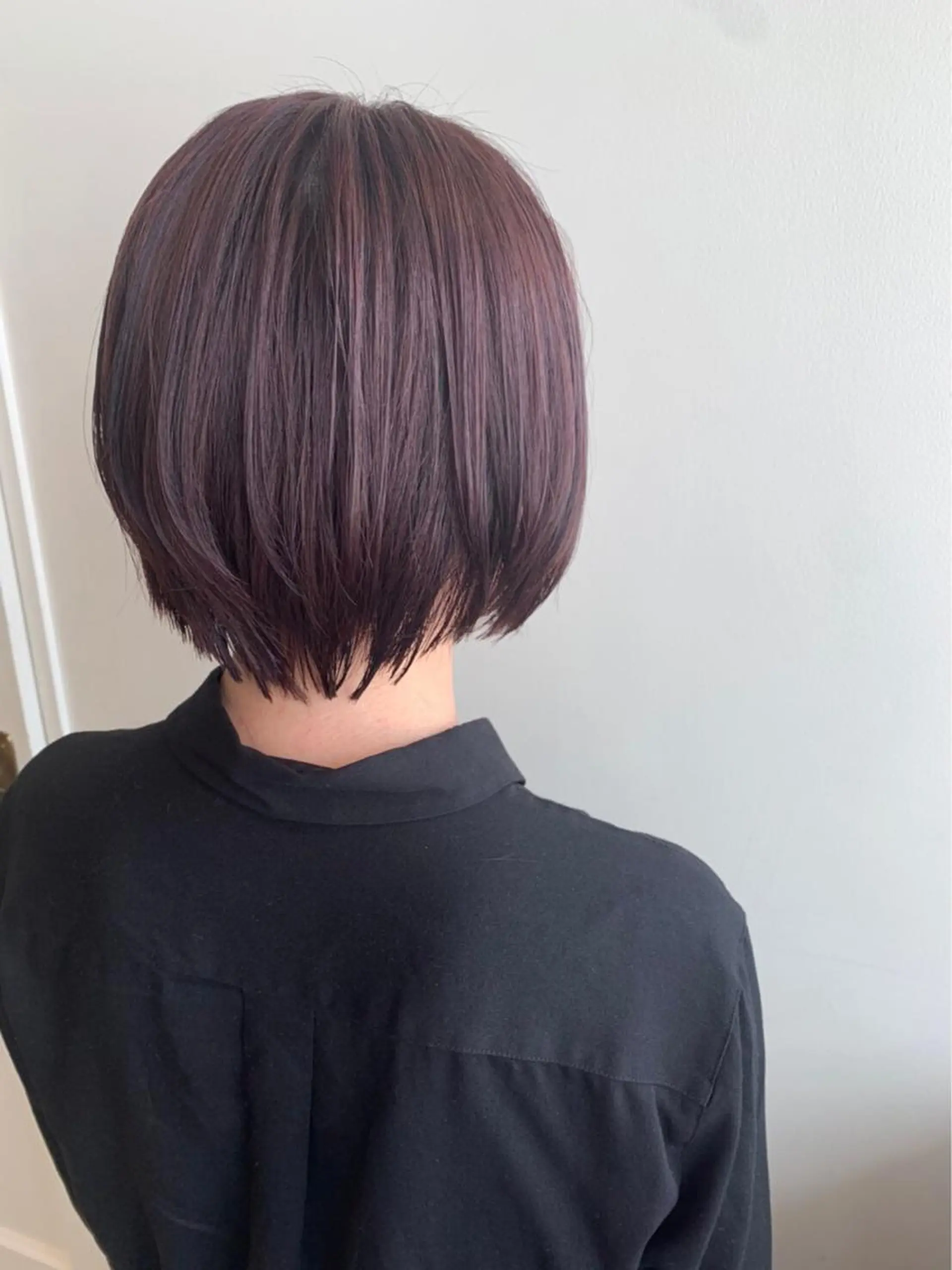 ショート カラー MIOベージュカラー 柔らかいカラーのヘアスタイル