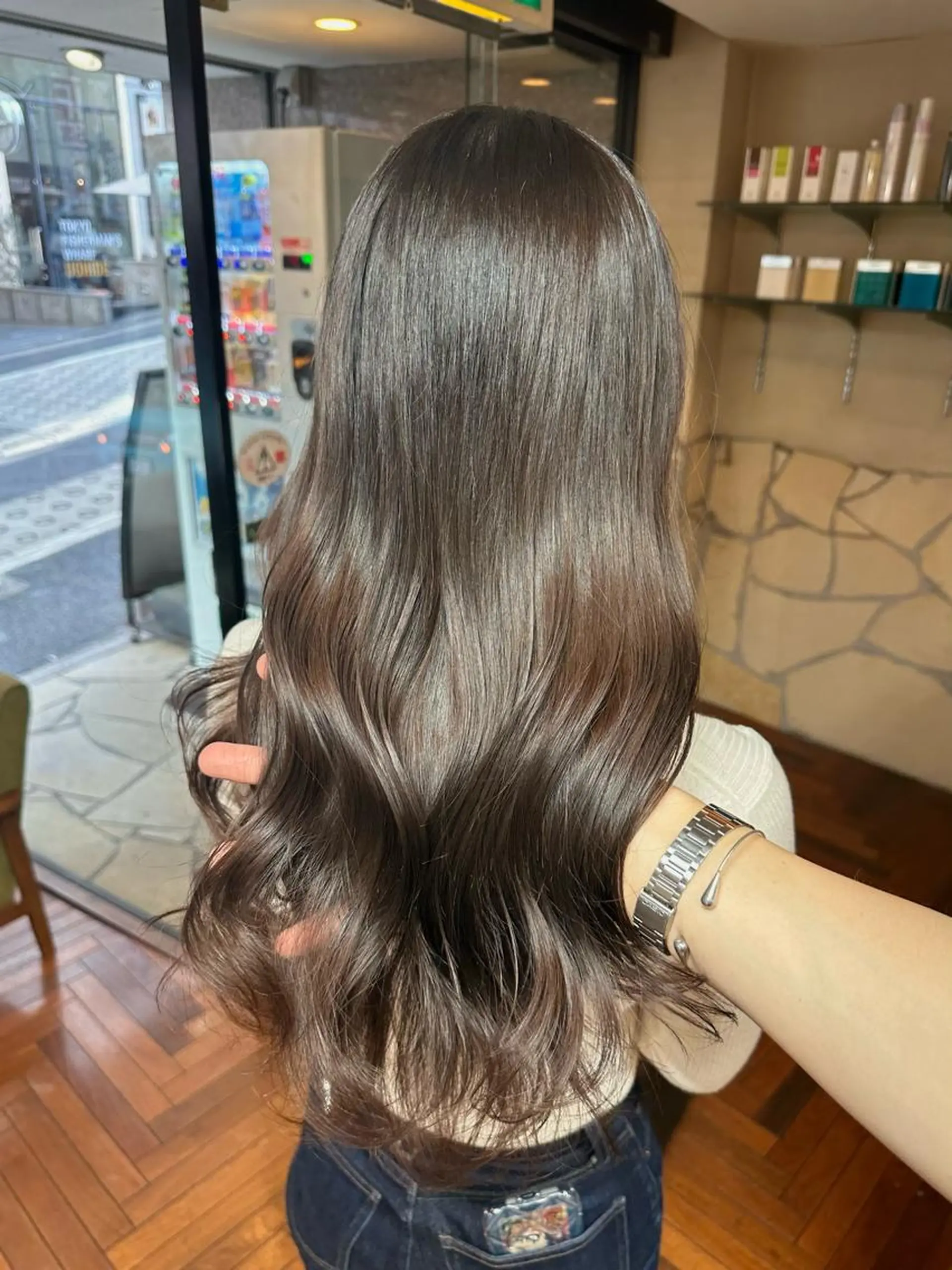 セミロング カラー ベージュカラー ブリーチ 矢野 晃平のヘアスタイル