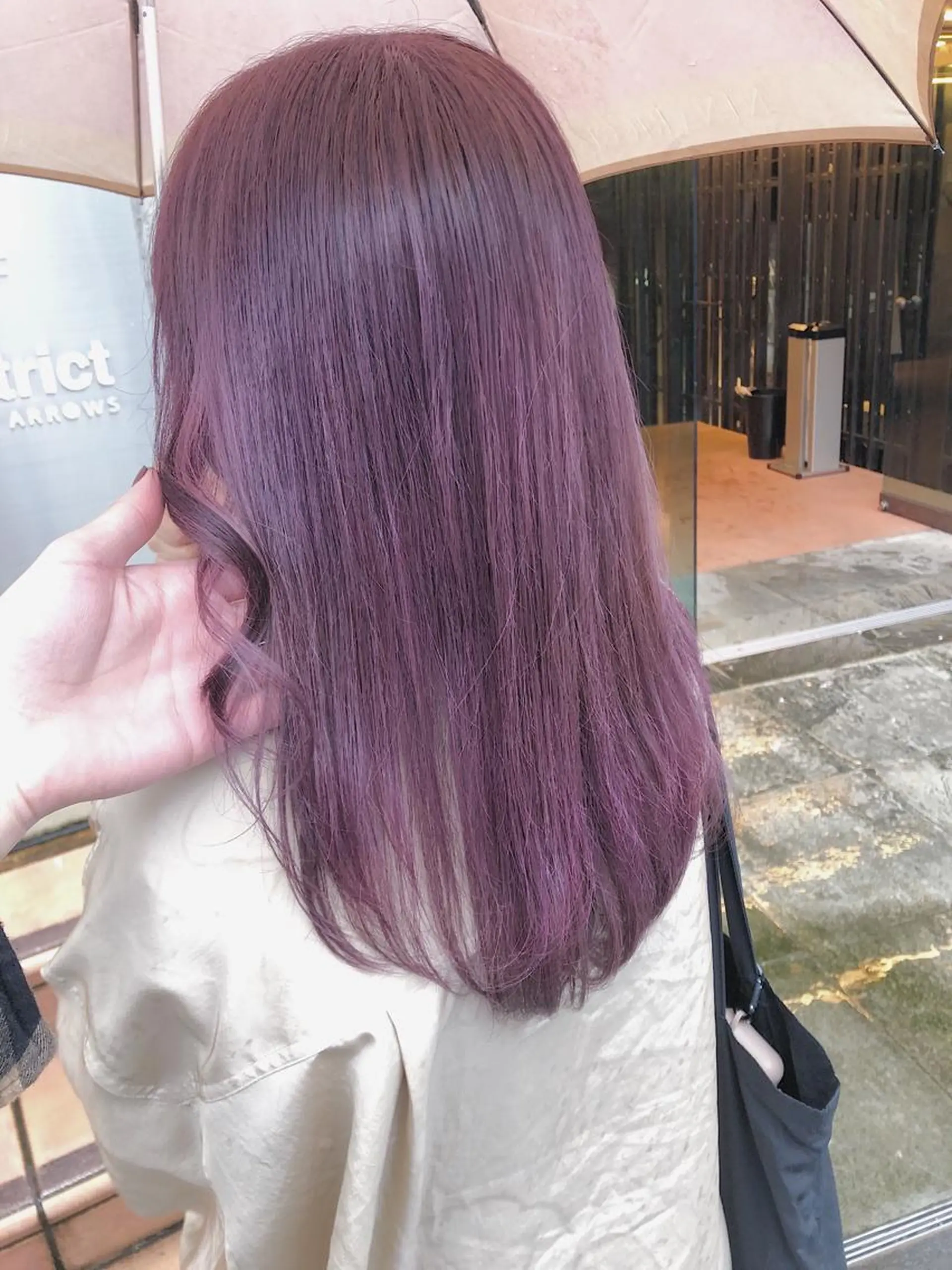 ロング カラー ベージュカラー ブリーチ グレージュ ラベンダーカラー ラベンダーグレージュ ヘアカラー トリートメント 💟Chloe原宿店 🩶ハイトーンのヘアスタイル