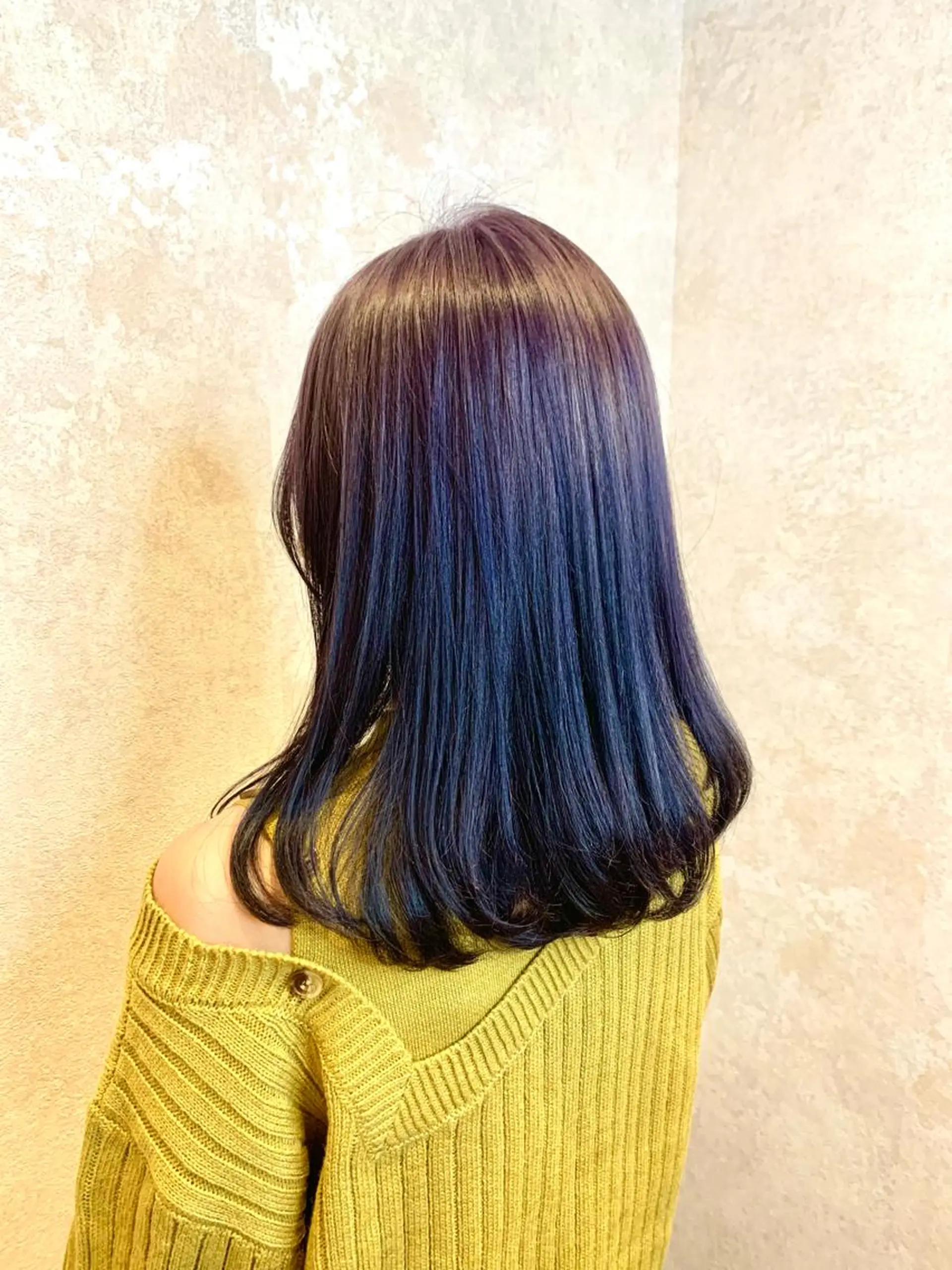 ミディアム 峯尾 穂専のヘアスタイル