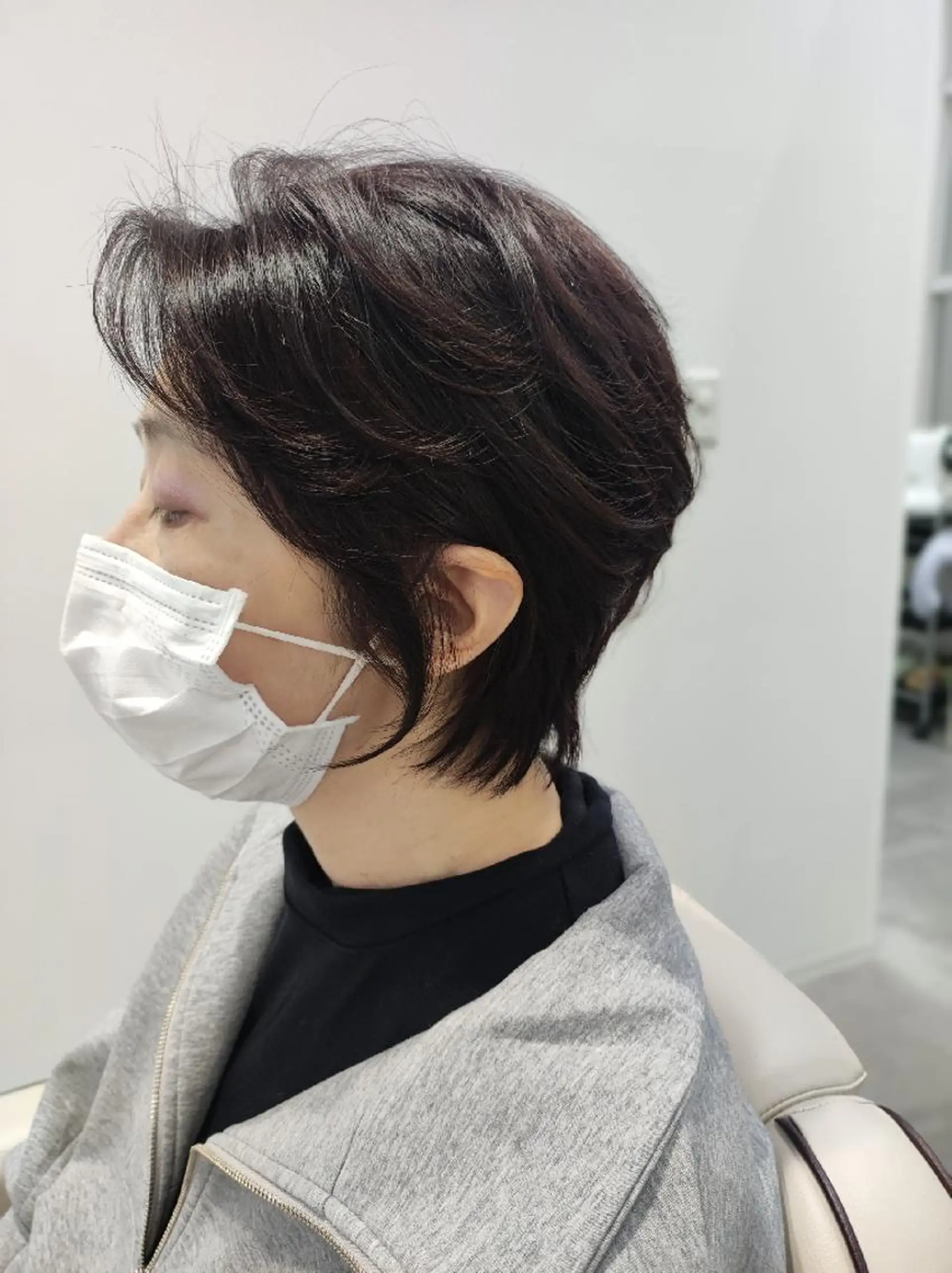 ショート カラー 神 唯織のヘアスタイル