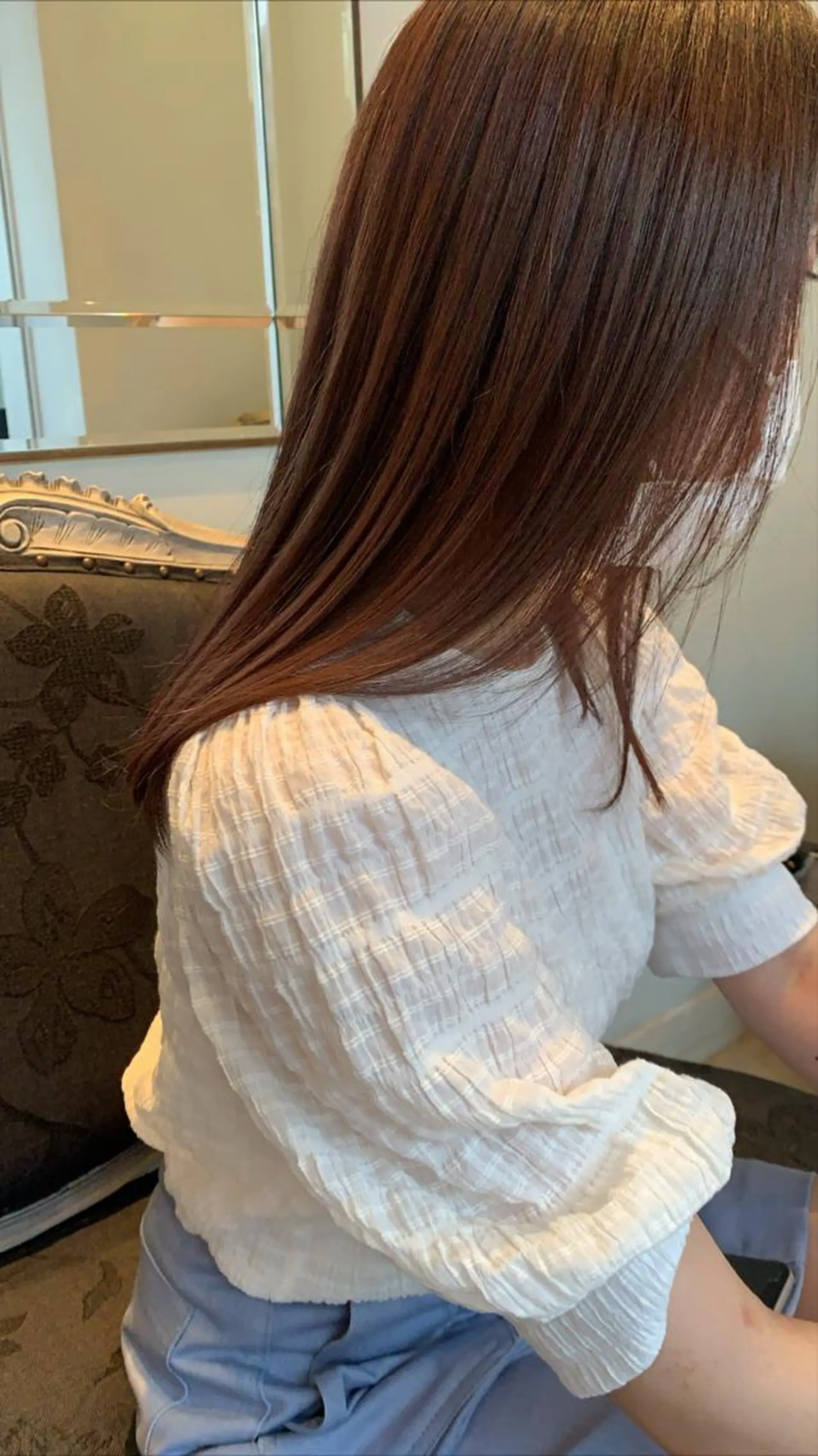 ロング SAKINO. ベージュカラーのヘアスタイル
