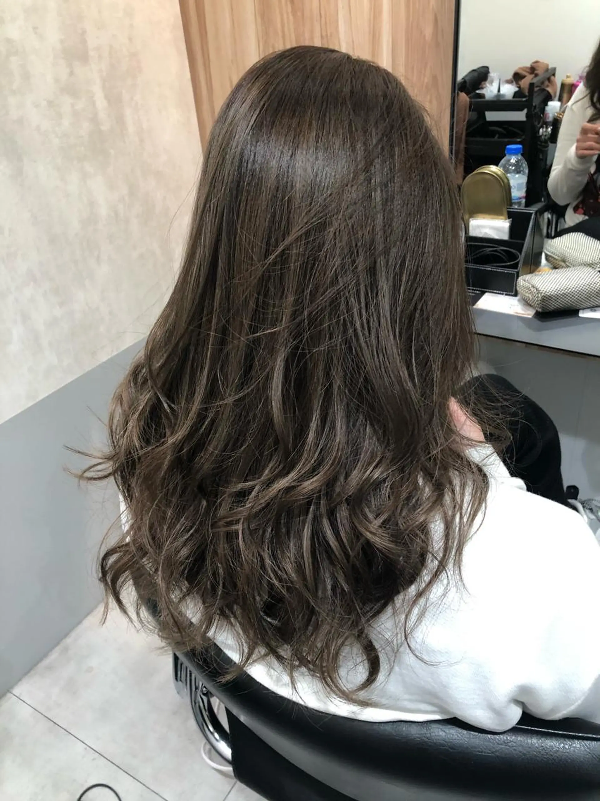 セミロング カラー OFF YUYAのヘアスタイル