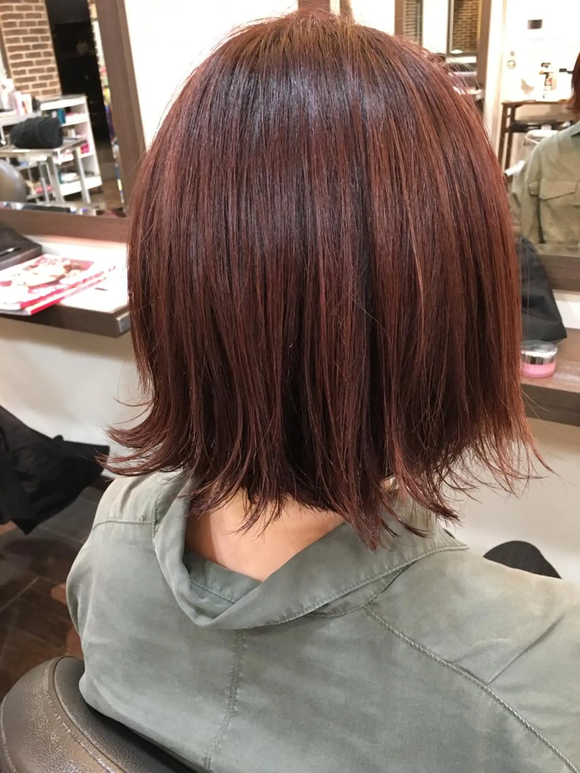 ショート 外ハネヘア yaya✂︎ 美髪/艶カラーのヘアスタイル