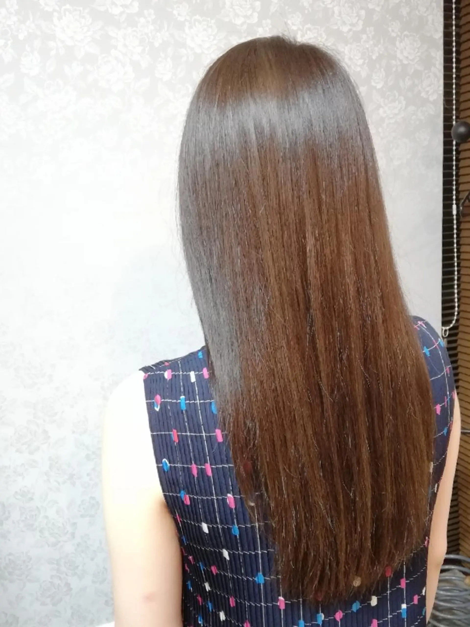 カラー イルミナカラー 小林　ローズパープル カット＆カラー美容室のヘアスタイル