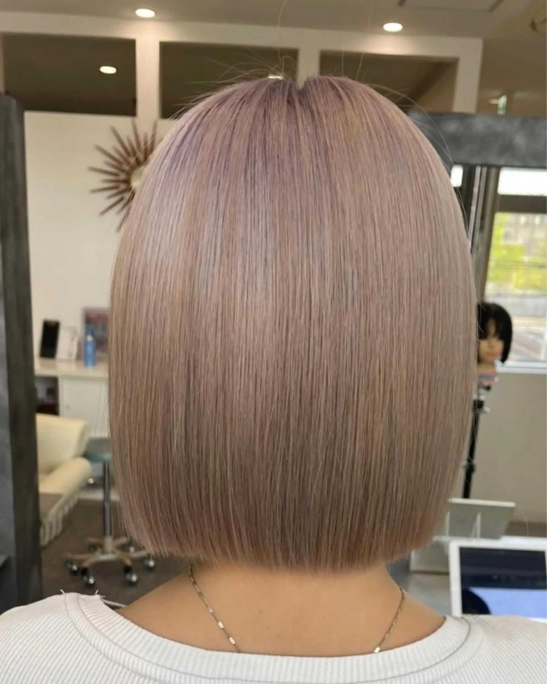 ミディアム Merlyosaka 早川未来のヘアスタイル