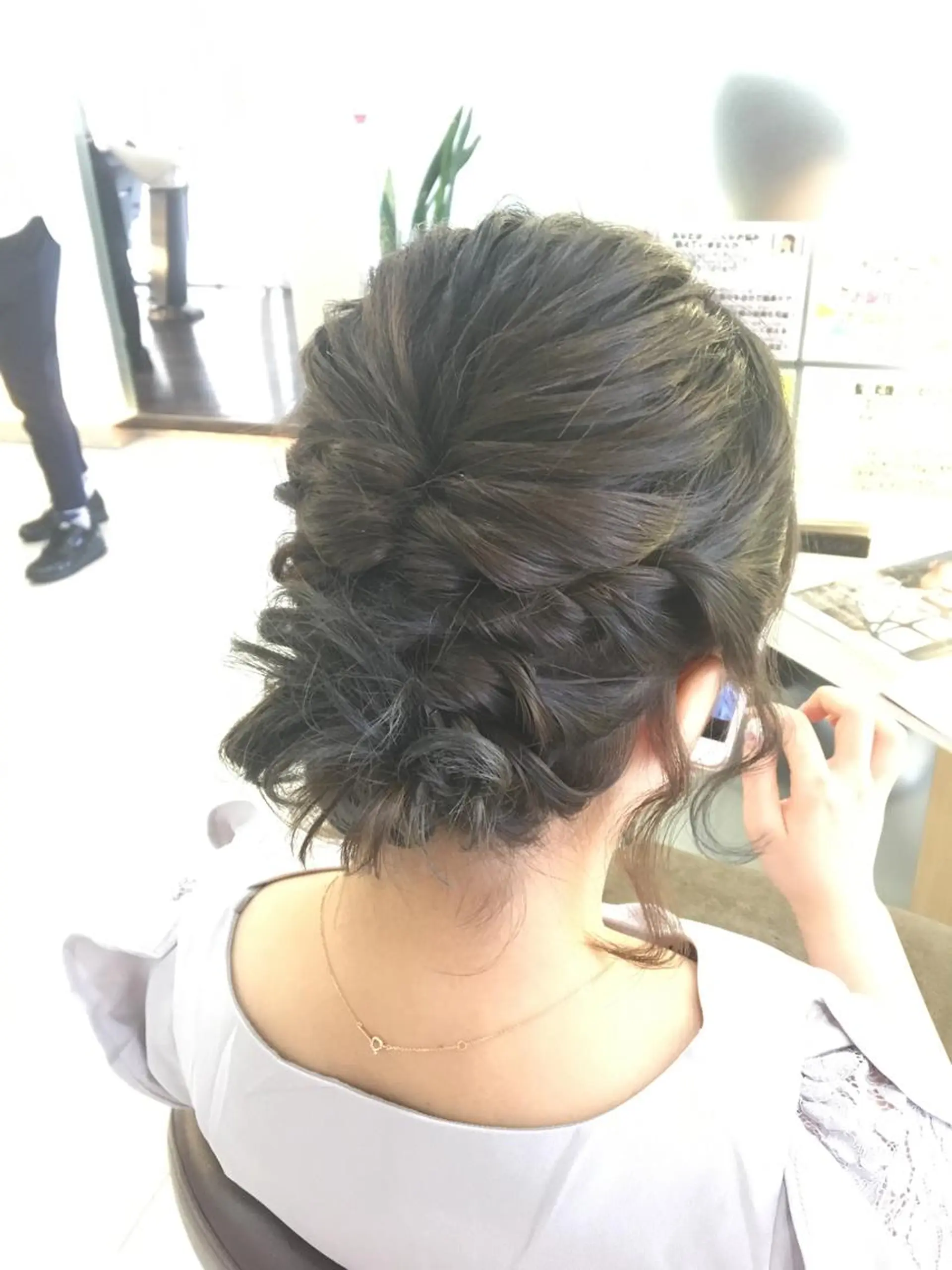ショート カラー ヘアアレンジ 結婚式・ブライダル グレージュ 広がり、まとまらない お悩み改善/ 中田のヘアスタイル