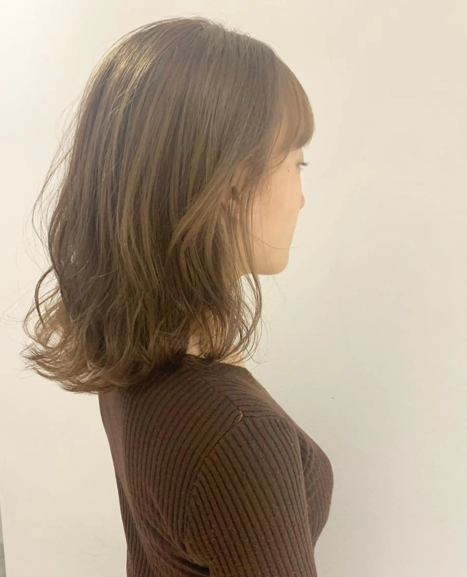 ミディアム カラー ヘアアレンジ カット ヘアカラー トリートメント ヘアセット 憧れの艶ハイトーンへ 🌙サイダサキのヘアスタイル