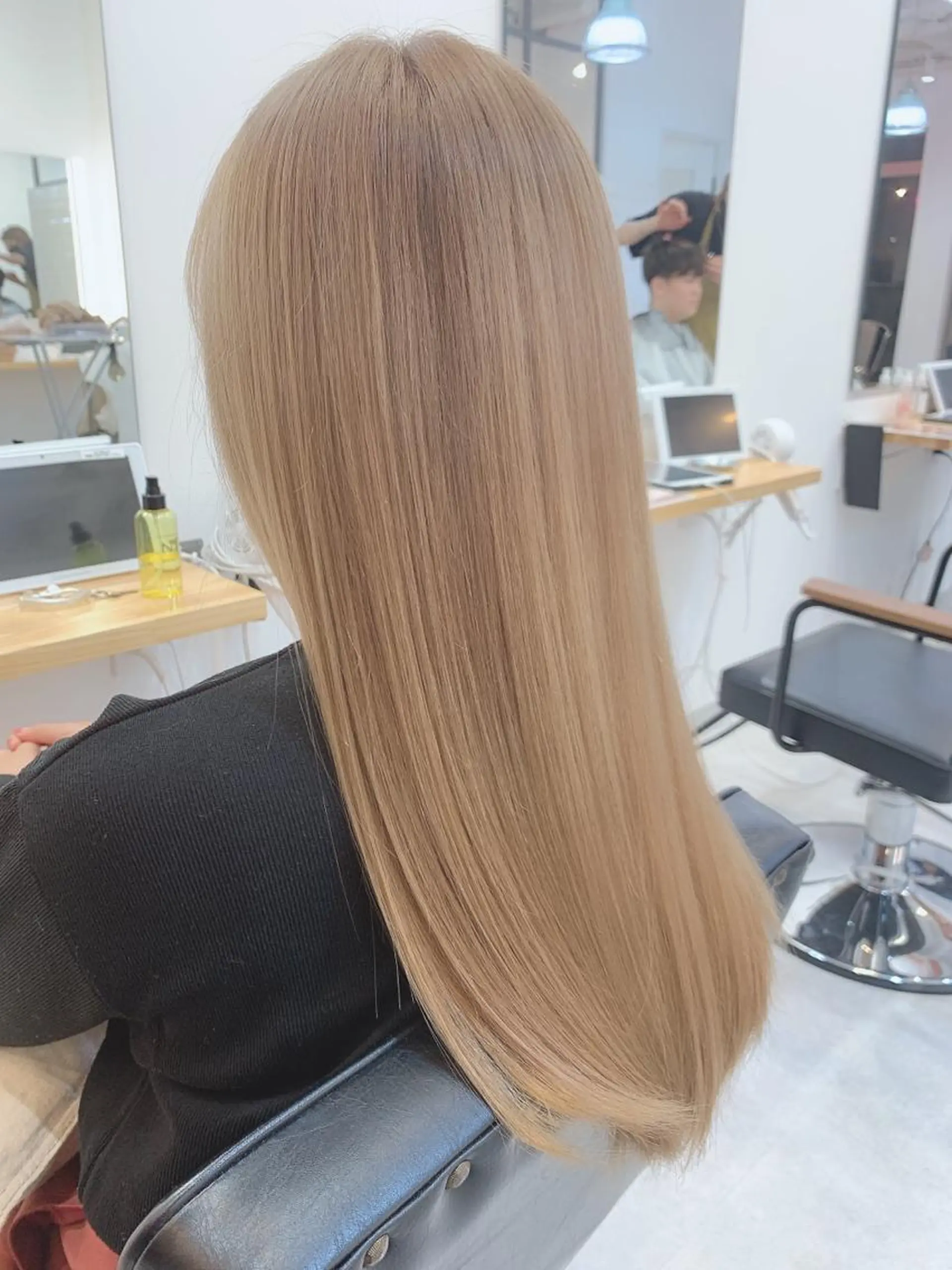 カラー 〜貴女の人生に寄り添 う〜オダ　ジュンペイのヘアスタイル