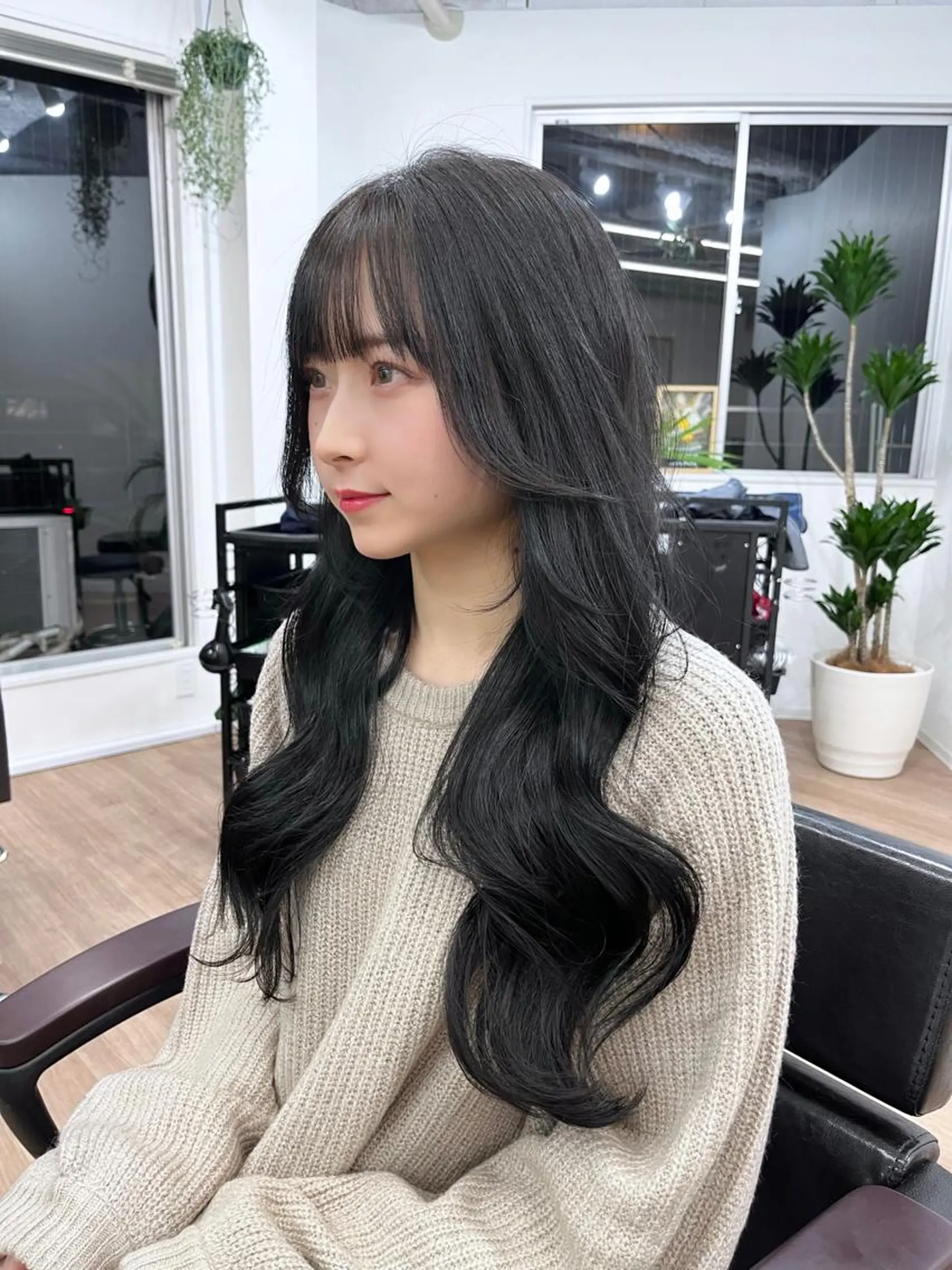 セミロング カラー パーマ ヘアアレンジ メンズ キッズ ネイル マツエク・マツパ アイブロウ メンズインナーカラー メンズ韓国風 黒髪 ブルーカラー ブルーブラック 渋谷レイヤーカット❌ 縮毛矯正専門/武田涼のヘアスタイル