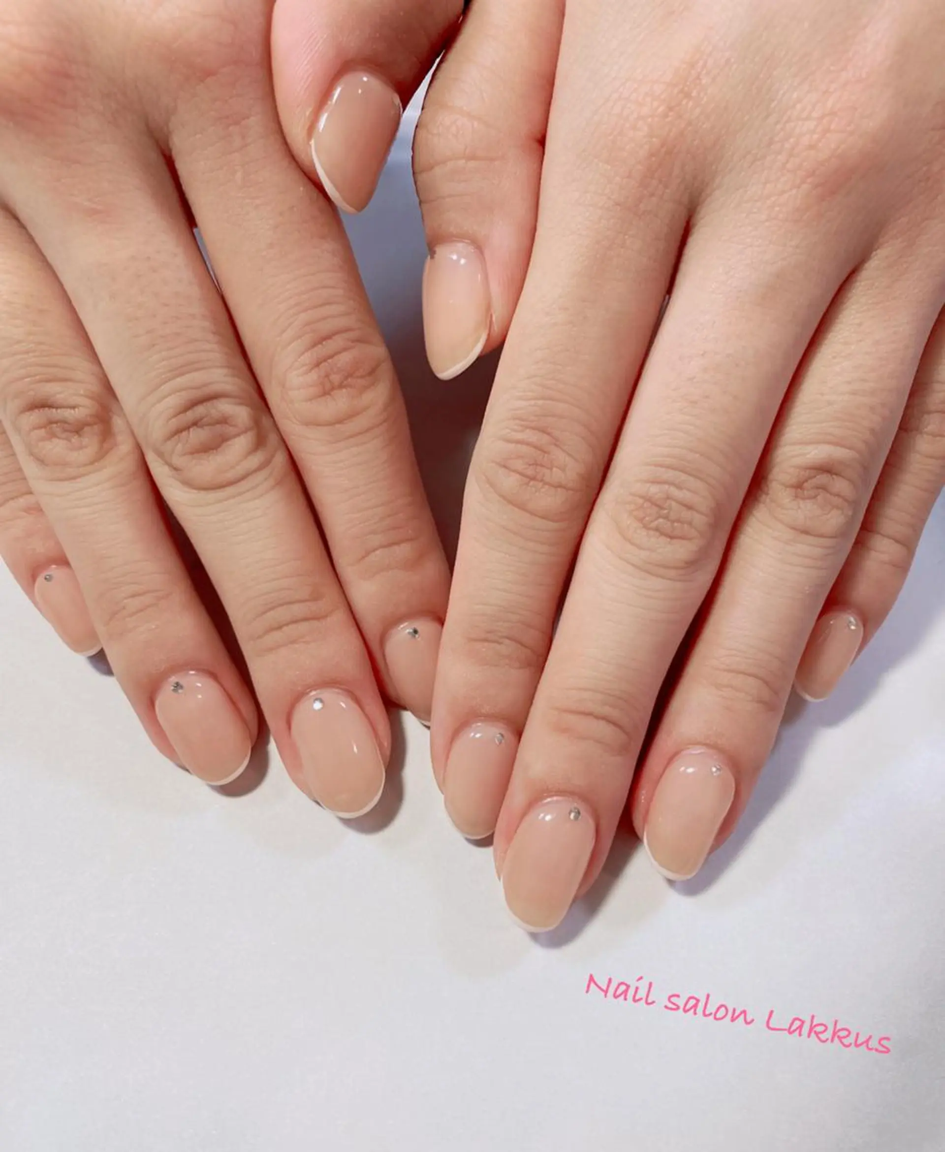 ネイル フレンチネイル Lakkus T－CHIのネイルデザイン