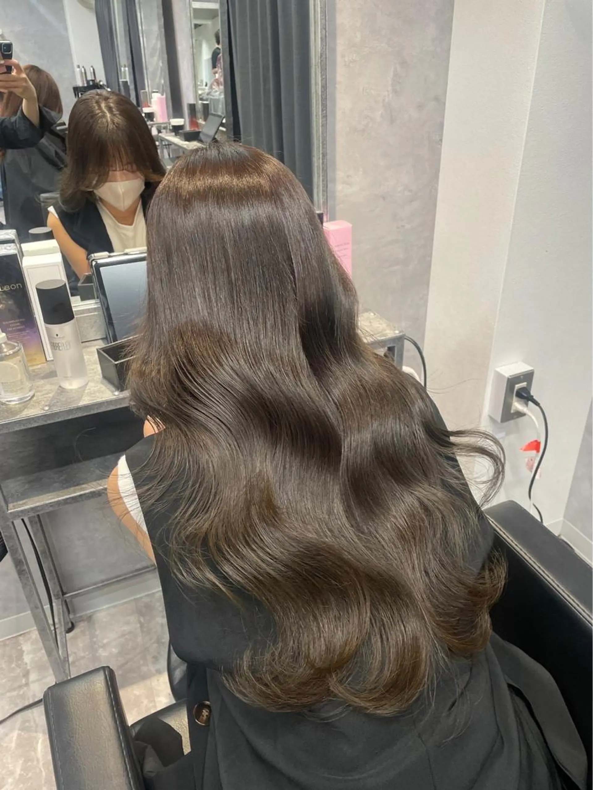 セミロング カラー mimiiy梅田 中崎町ハイトーンのヘアスタイル