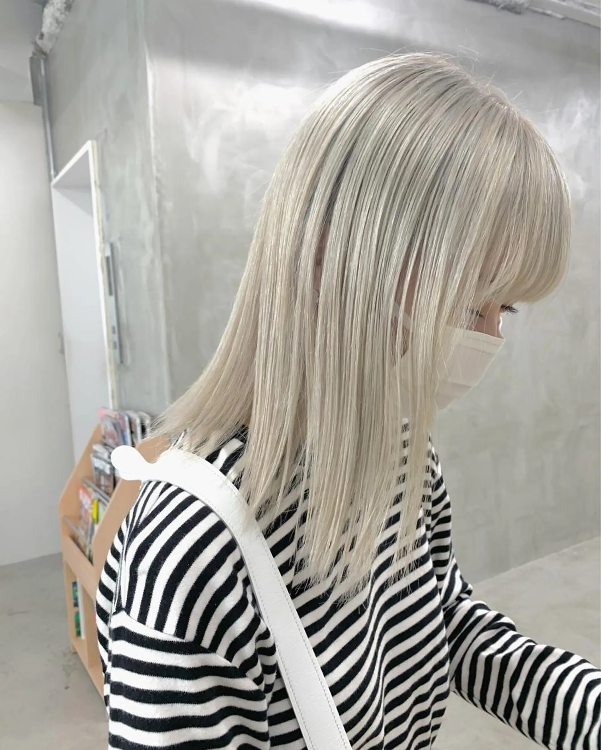 ミディアム カラー ブロンド ホワイトブロンド 🐝 hachi🐝のヘアスタイル