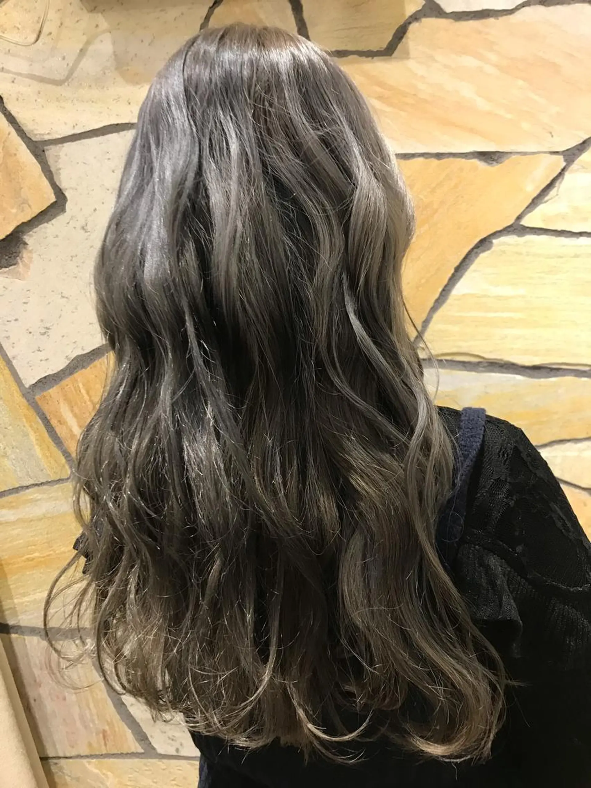 ロング カラー アッシュ アッシュグレー ダブルカラー 髪質改善×矯正🫧 韓国ヘアasamiのヘアスタイル