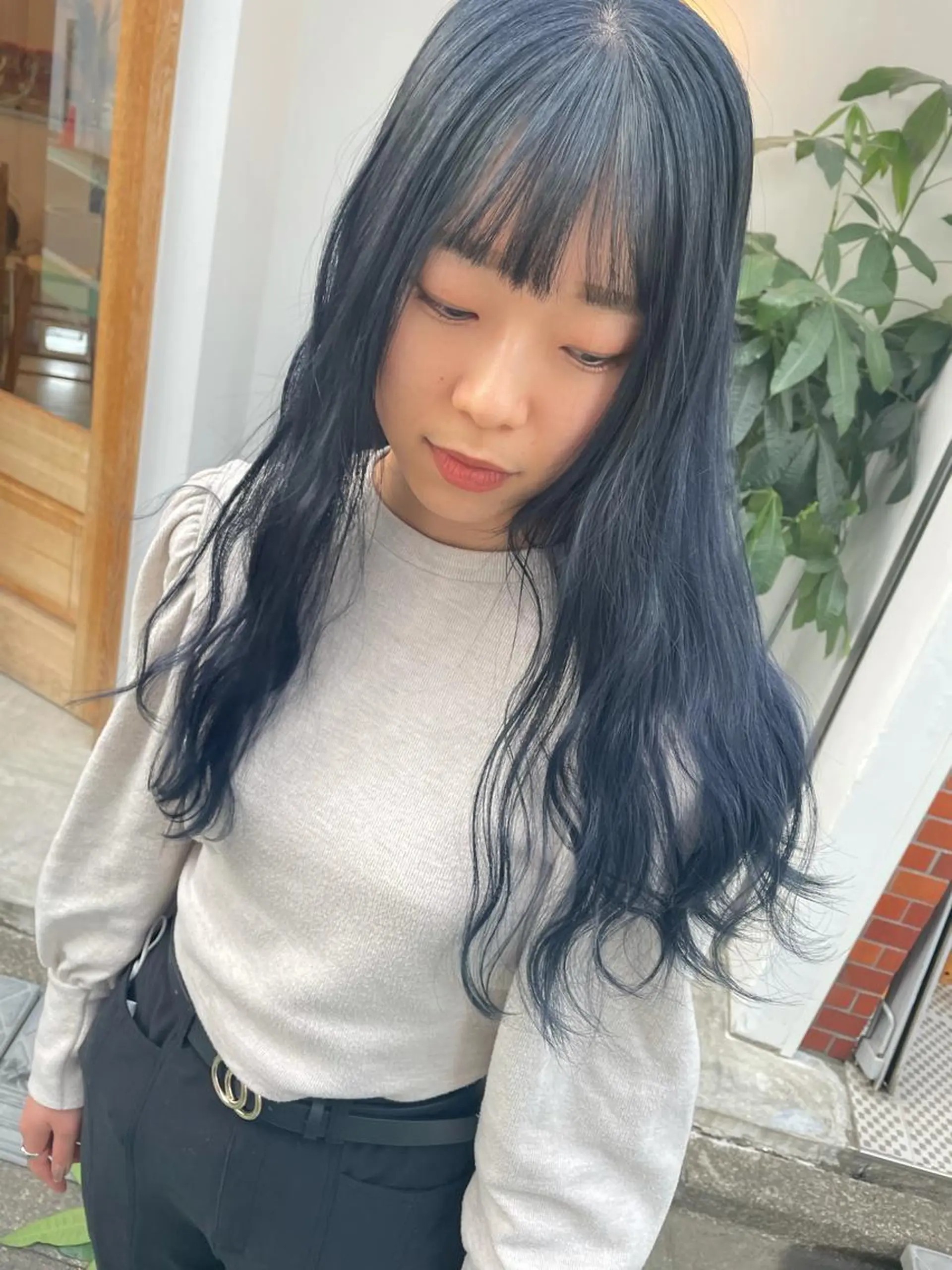 ロング カラー 黒髪 ブリーチ ブルーカラー ブルーブラック シルバー ヘアカラー 中目黒🌼 🌼ハナのヘアスタイル