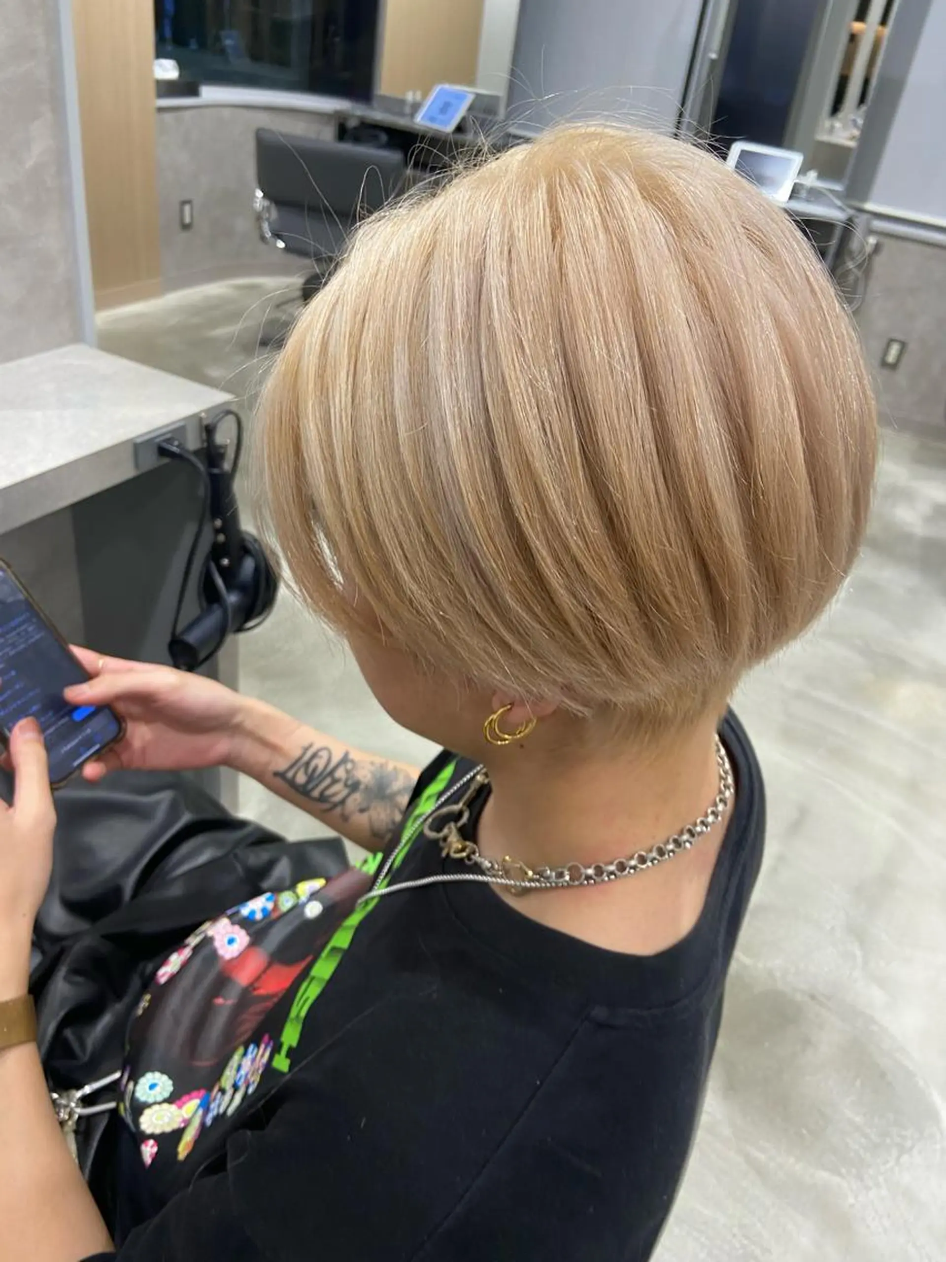 カラー ハイトーンカラー インナーカラー 新宿/韓国ヘア 中明度カラー/かやのヘアスタイル