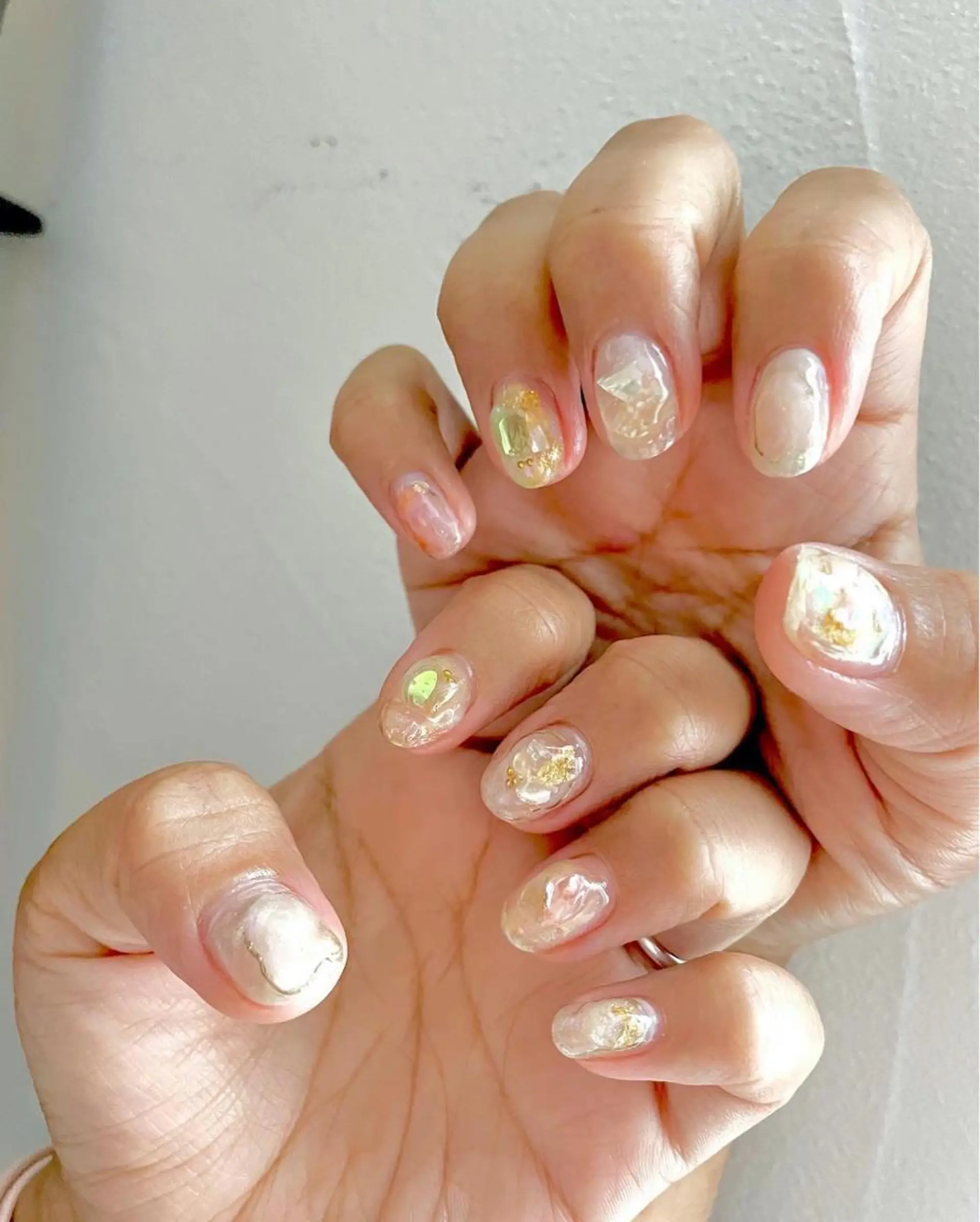 ネイル オーロラネイル クリアネイル フットネイル ジェルネイル ゴールド 甲府市徳行 🧸prunelleのネイルデザイン