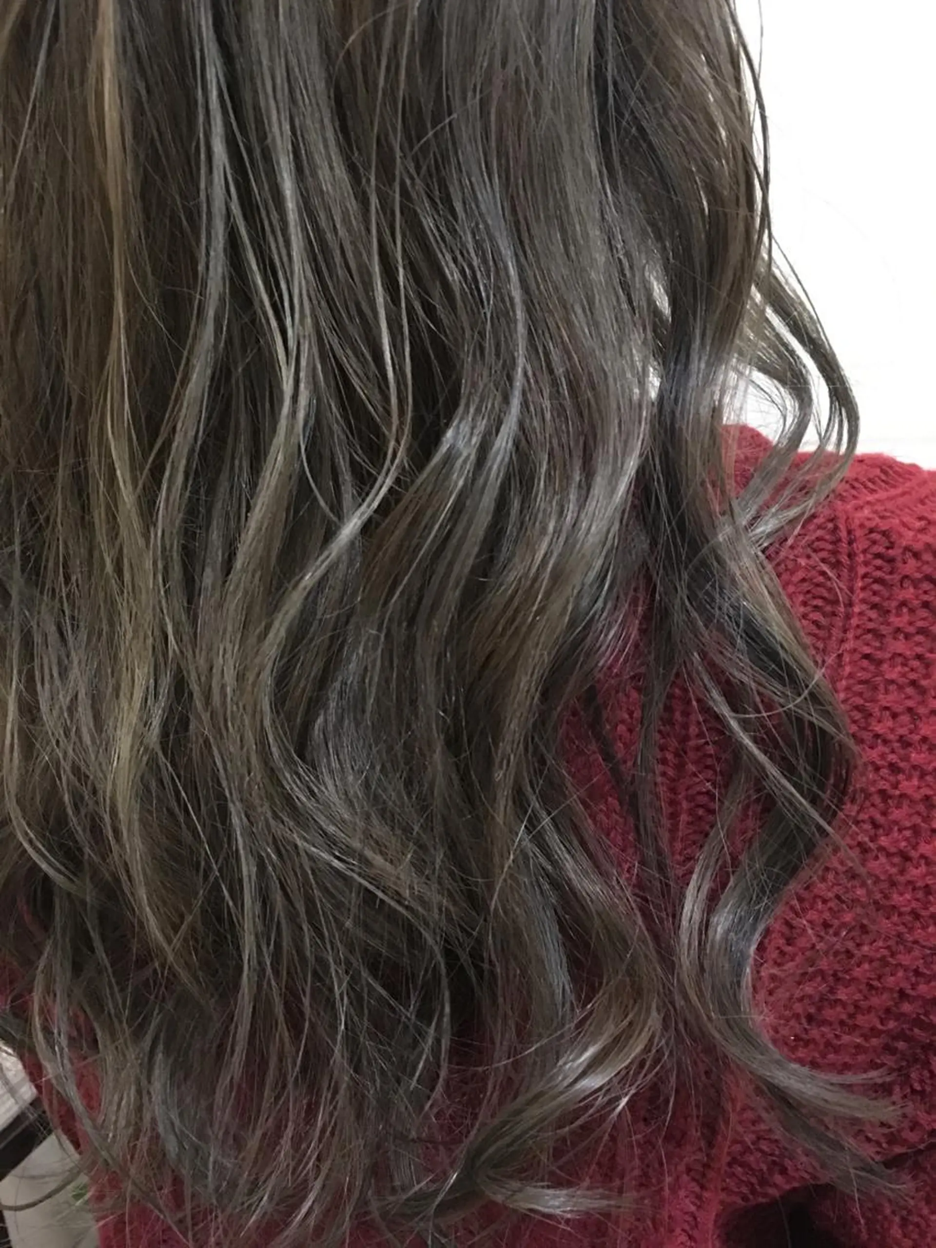 ロング カラー ヘアアレンジ IVY villa Suzu.のヘアスタイル