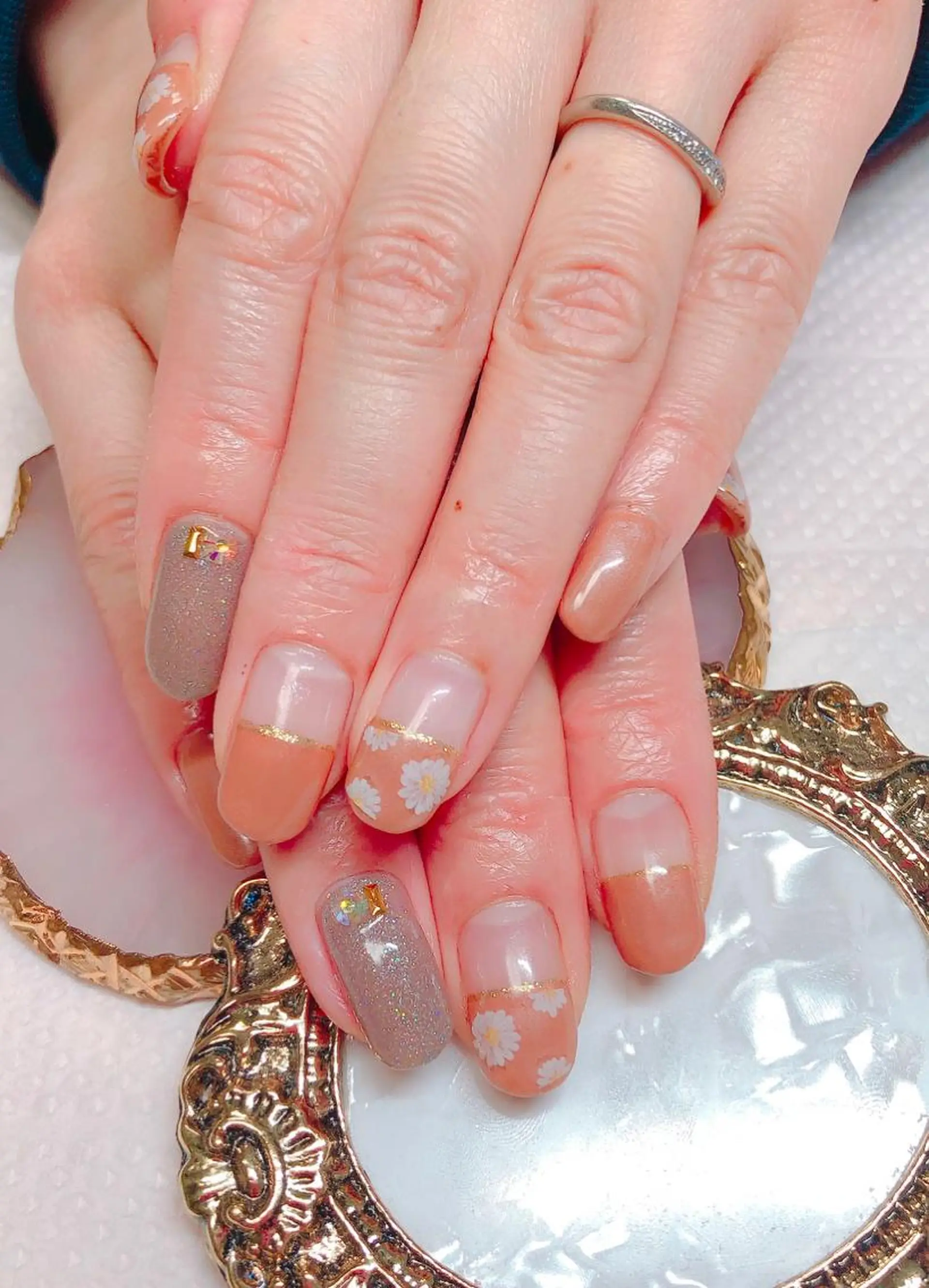 ネイル ハンドネイル CROWN プライベートサロンのネイルデザイン