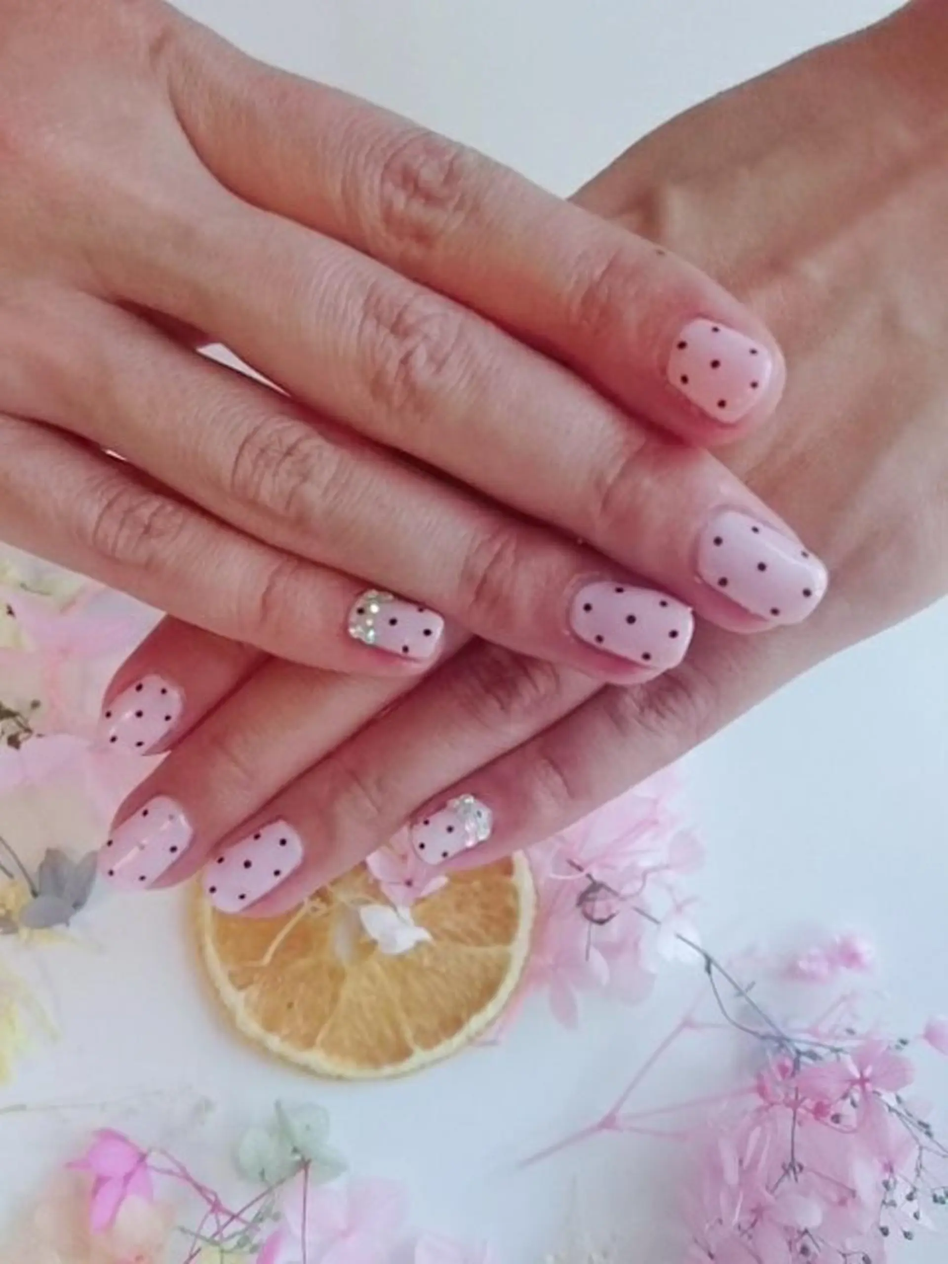 ネイル アートネイル ドット ジェルネイル ワンカラーネイル ソフトジェル トミーワイネイル所属・トミー ワイのネイルデザイン