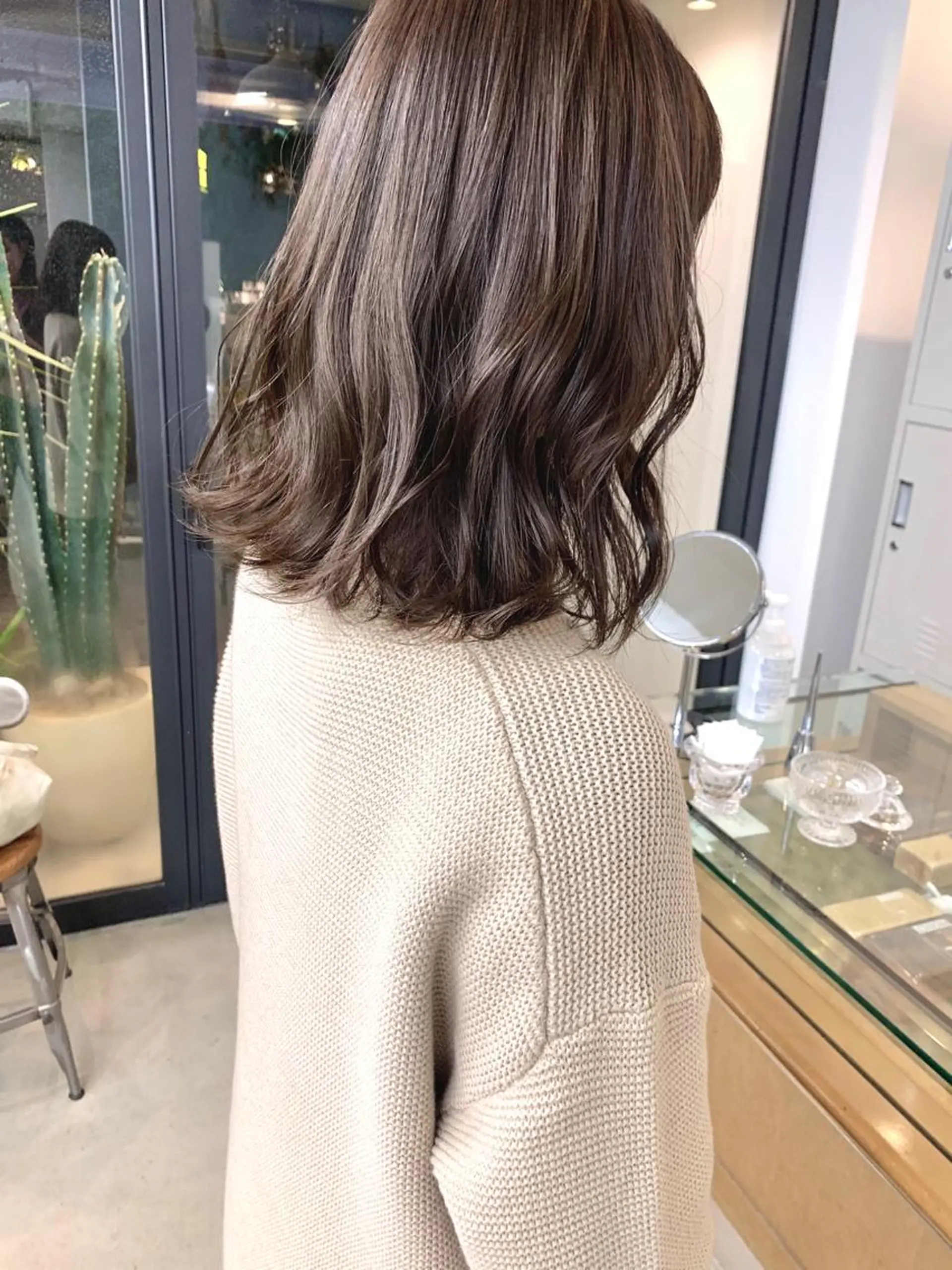 ミディアム カラー leben serikaのヘアスタイル