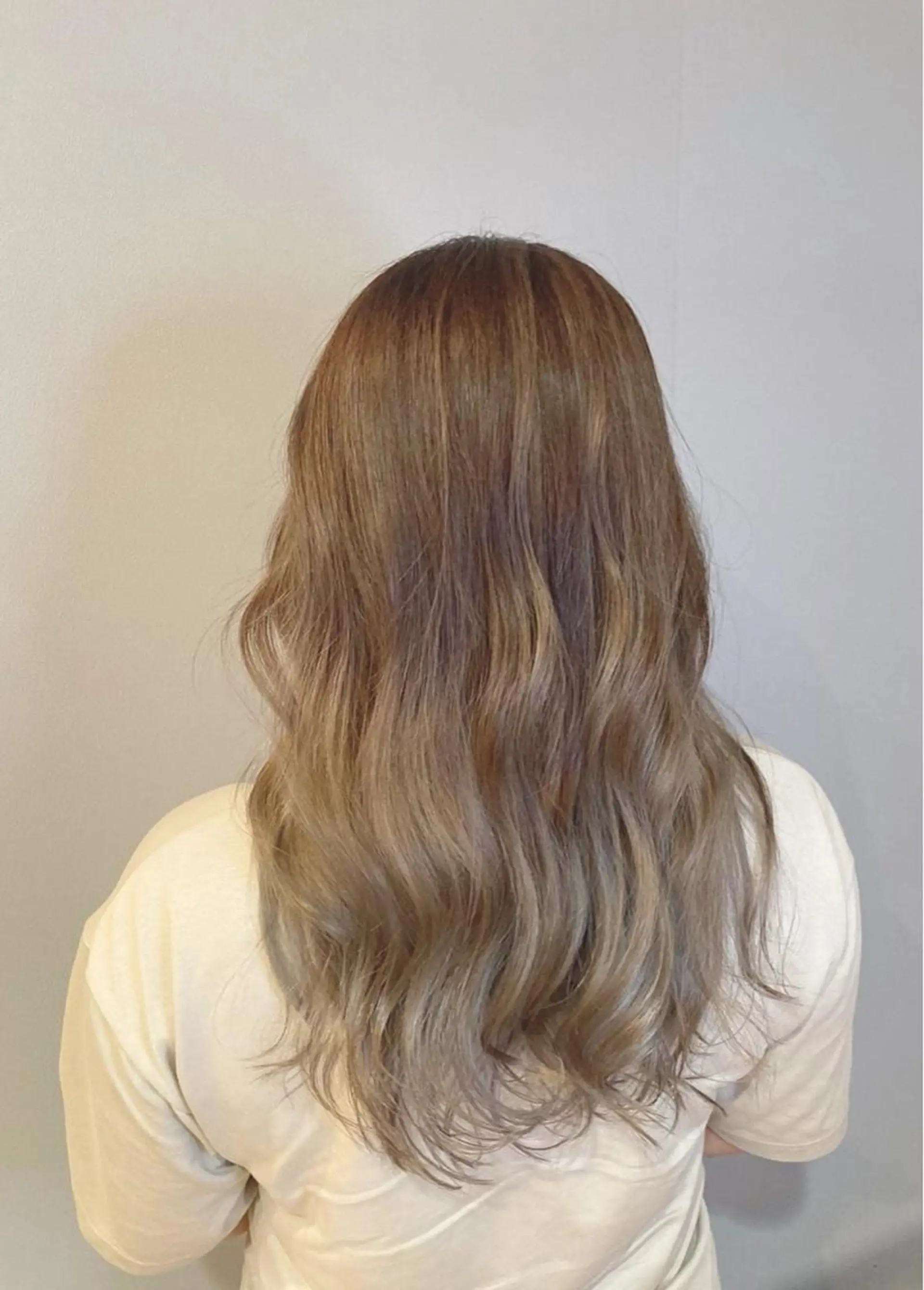 ロング カラー 宮原 佳苗のヘアスタイル