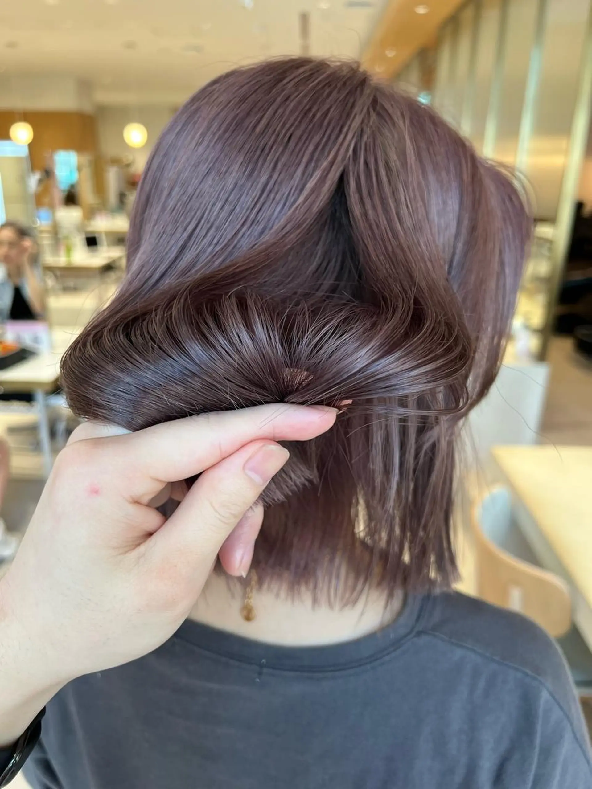 ミディアム カラー ベージュカラー 透明感カラー グレージュ ボブ カット ヘアカラー トリートメント レイヤー専門家 ダブルカラー修のヘアスタイル