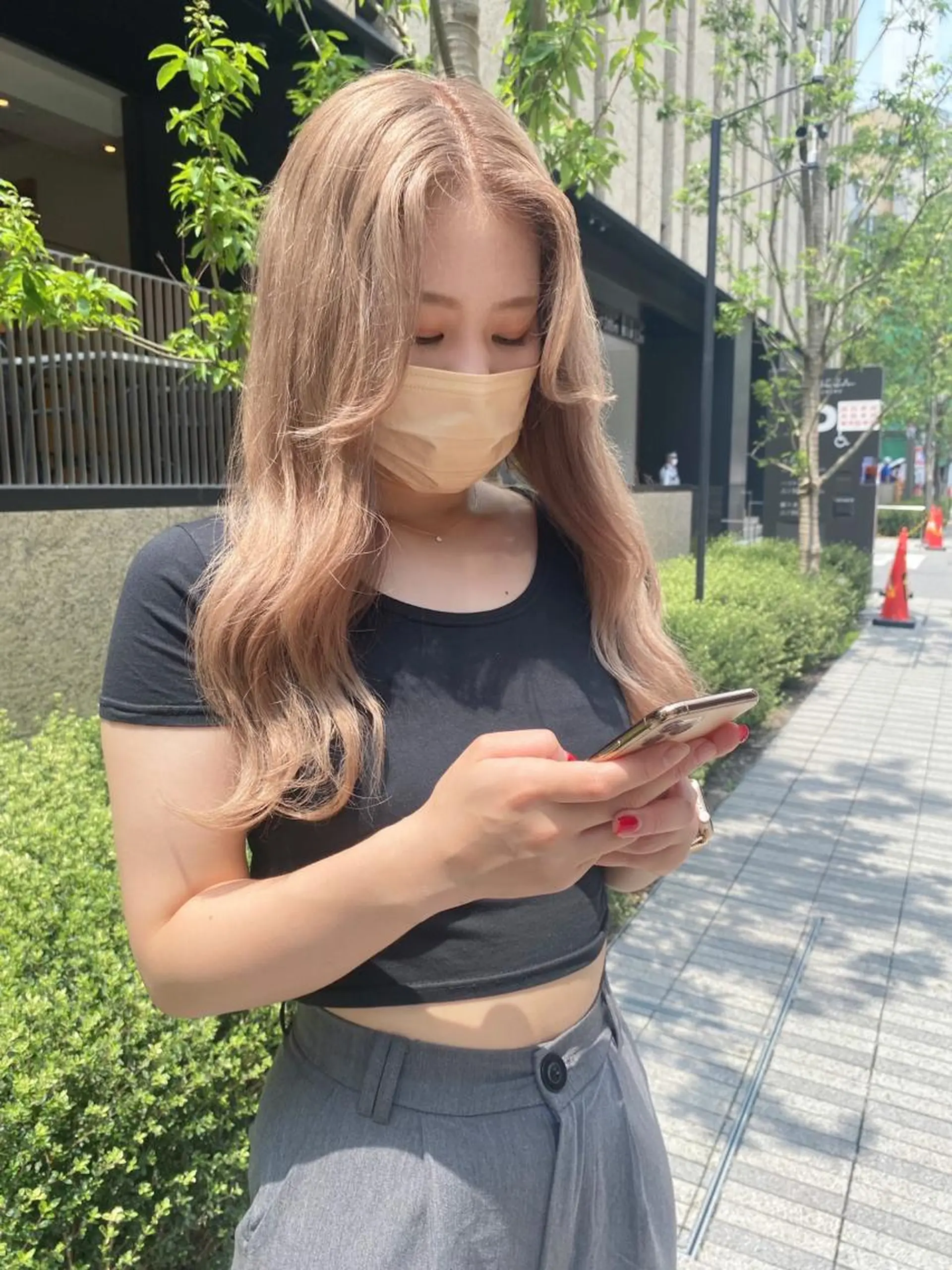 ロング カラー ヘアアレンジ ベージュカラー ハイトーンカラー ミルクティーベージュ 🌷FUKA🌷 まろやかハイトーンのヘアスタイル