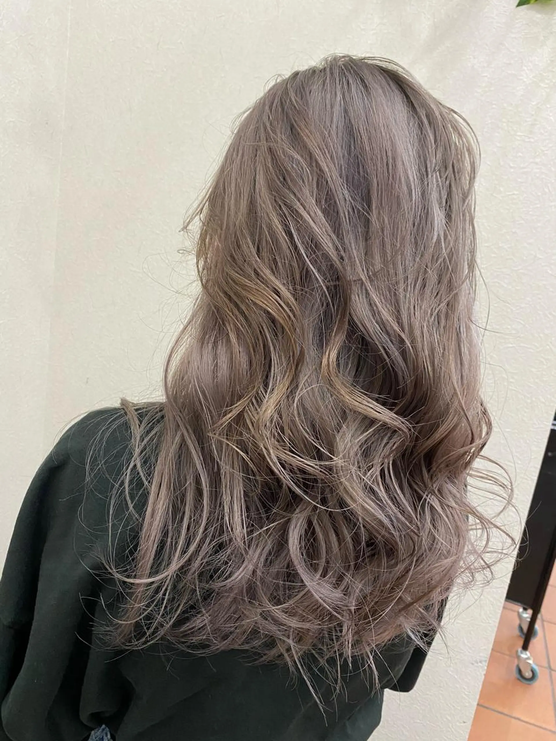 ロング アッシュ トリートメント Style Tのヘアスタイル