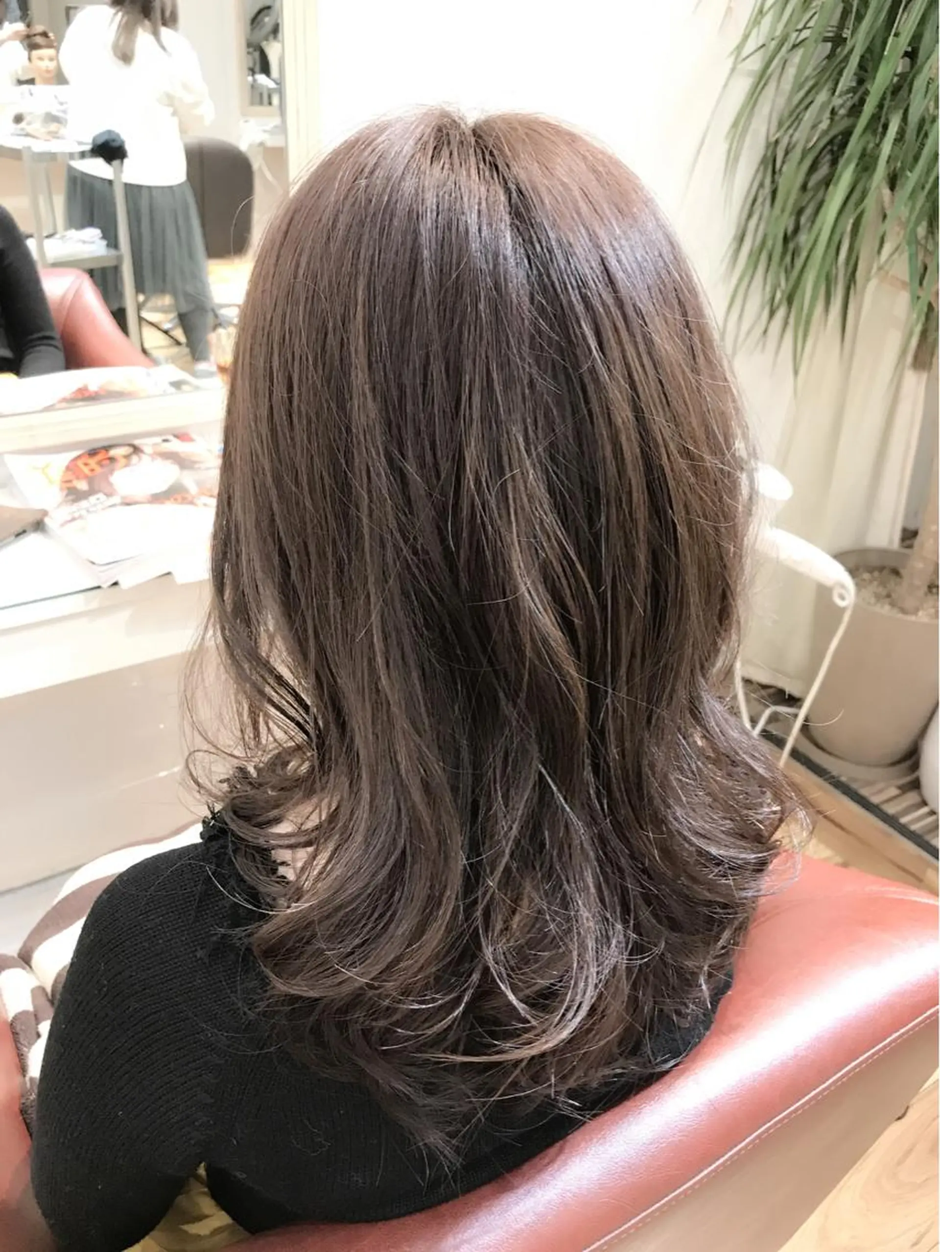 セミロング アッシュ ⚪︎ YUNAのヘアスタイル