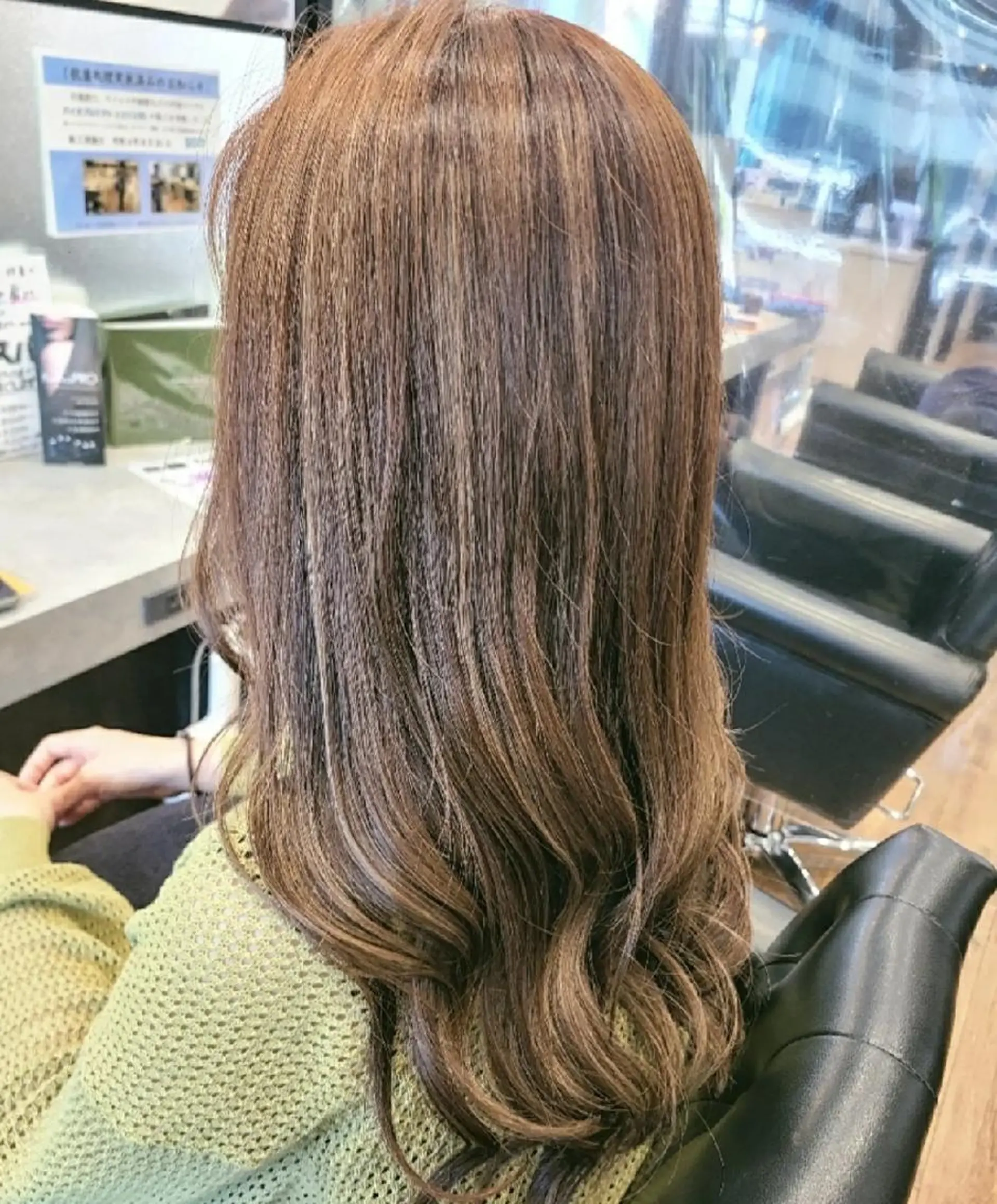 ロング カラー ベージュカラー ハイライトカラー ハイライト ヘアカラー 関口 友菜のヘアスタイル