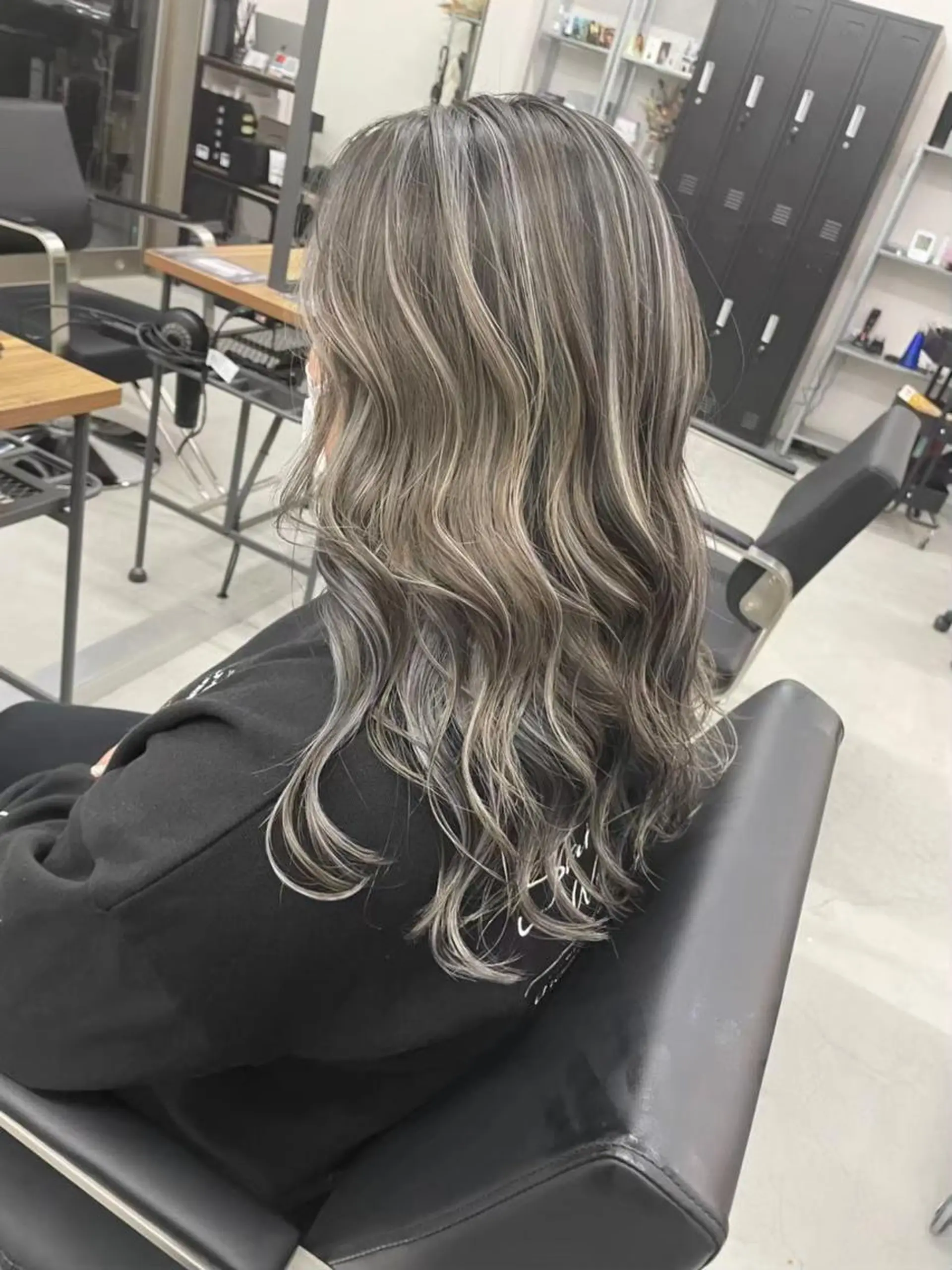 セミロング カラー パーマ メンズ ヘアアレンジ ネイル マツエク・マツパ アイブロウ ショートボブ メンズバレイヤージュ メンズブリーチ メンズハイライト メンズハイトーン カラー特化サロン大阪 ルービック江坂/新城のヘアスタイル