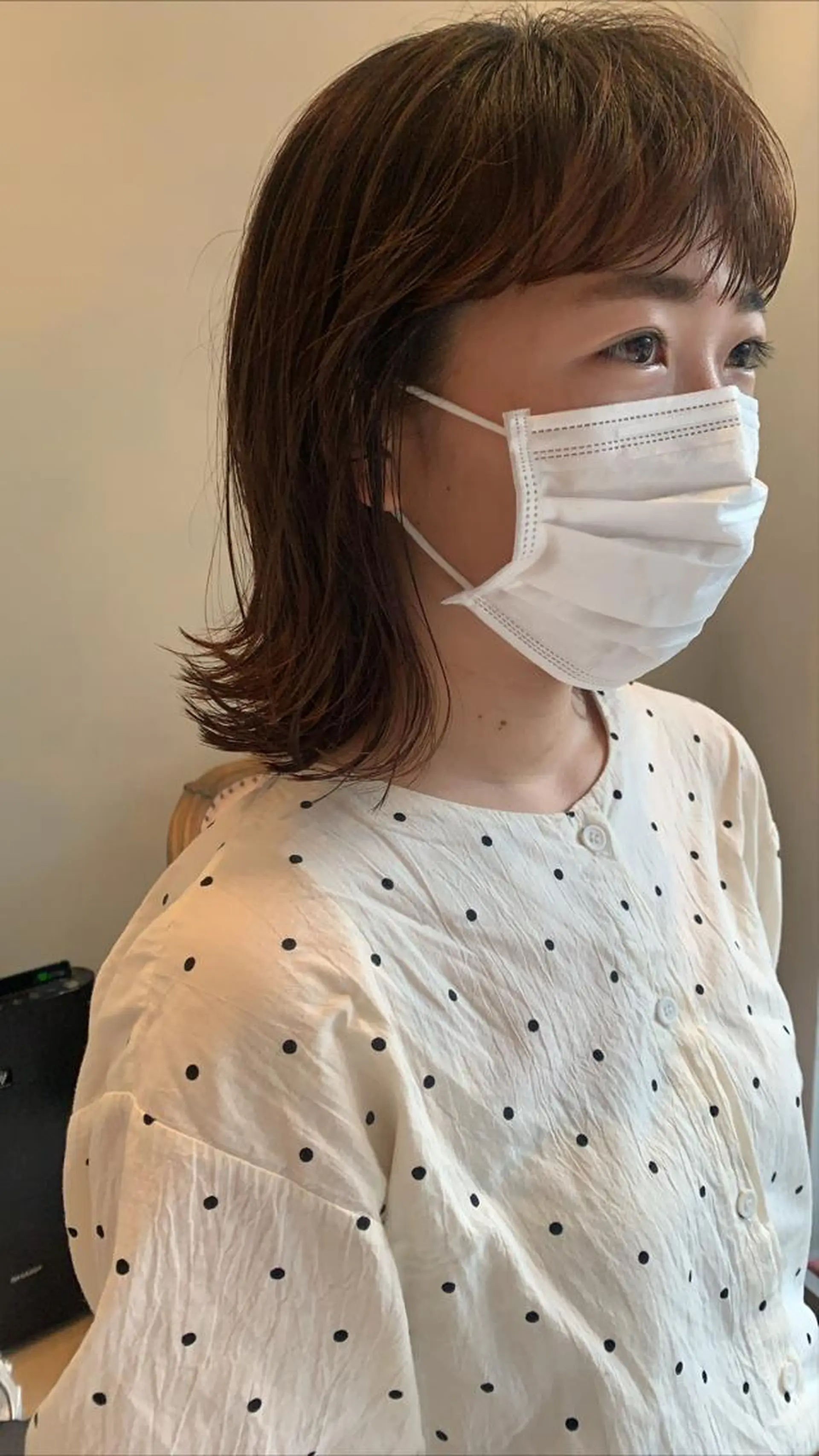 ミディアム ヘアカラー トリートメント SAKINO． ベージュカラーのヘアスタイル