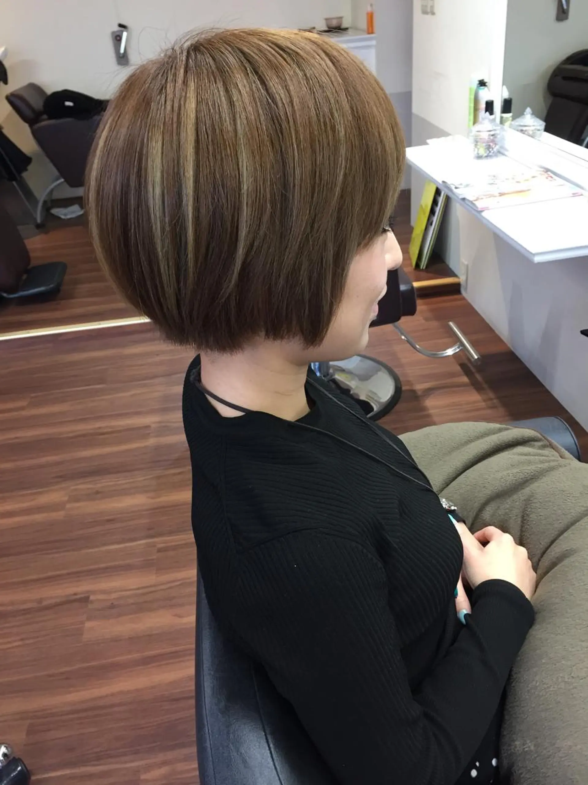 ショート ミディアム カラー ハイライトカラー 外国人風カラー ハイライト 成松 勇治のヘアスタイル