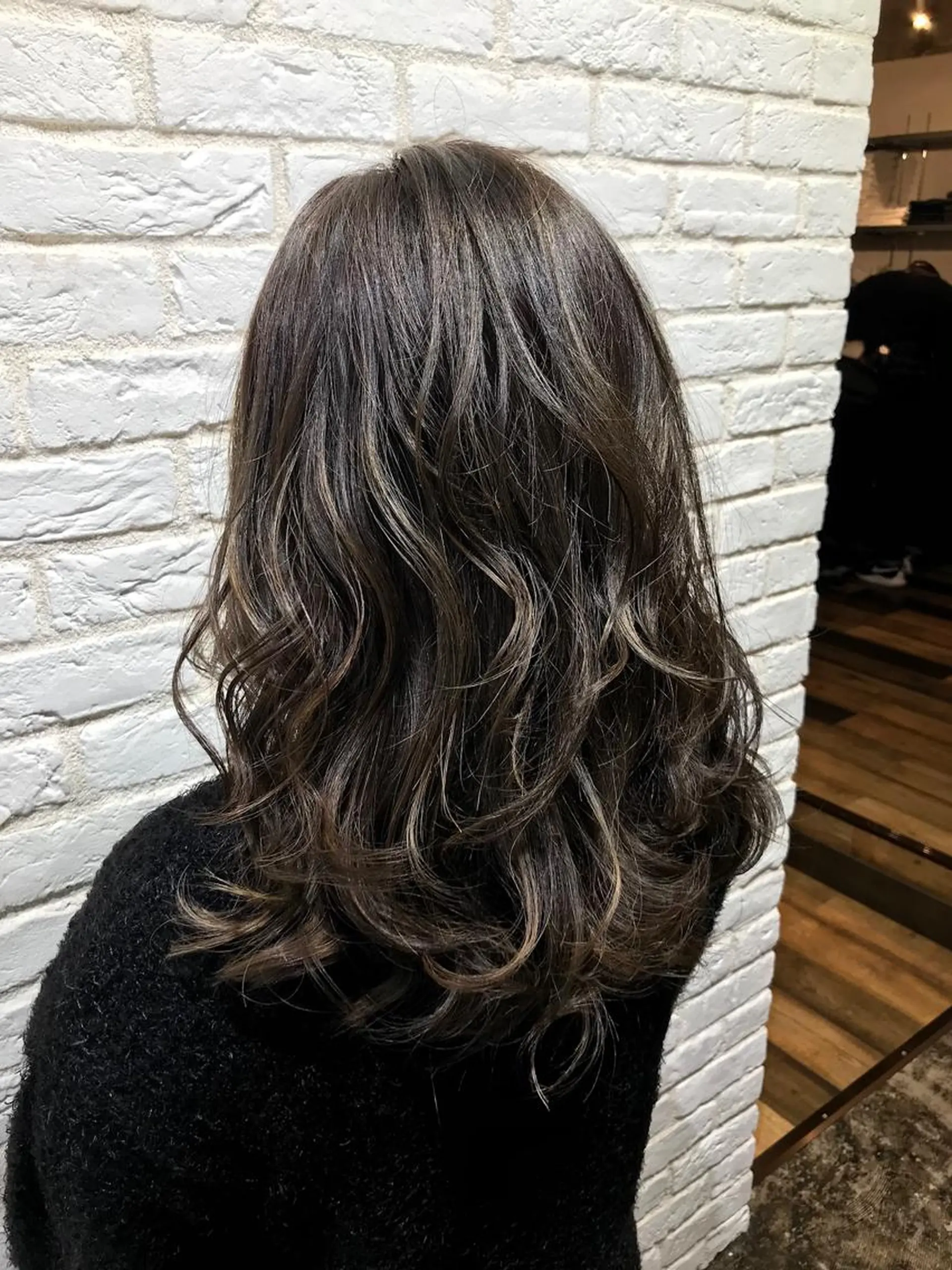 セミロング カラー ハイライトカラー ハイライト UMEDA FIGAROのヘアスタイル