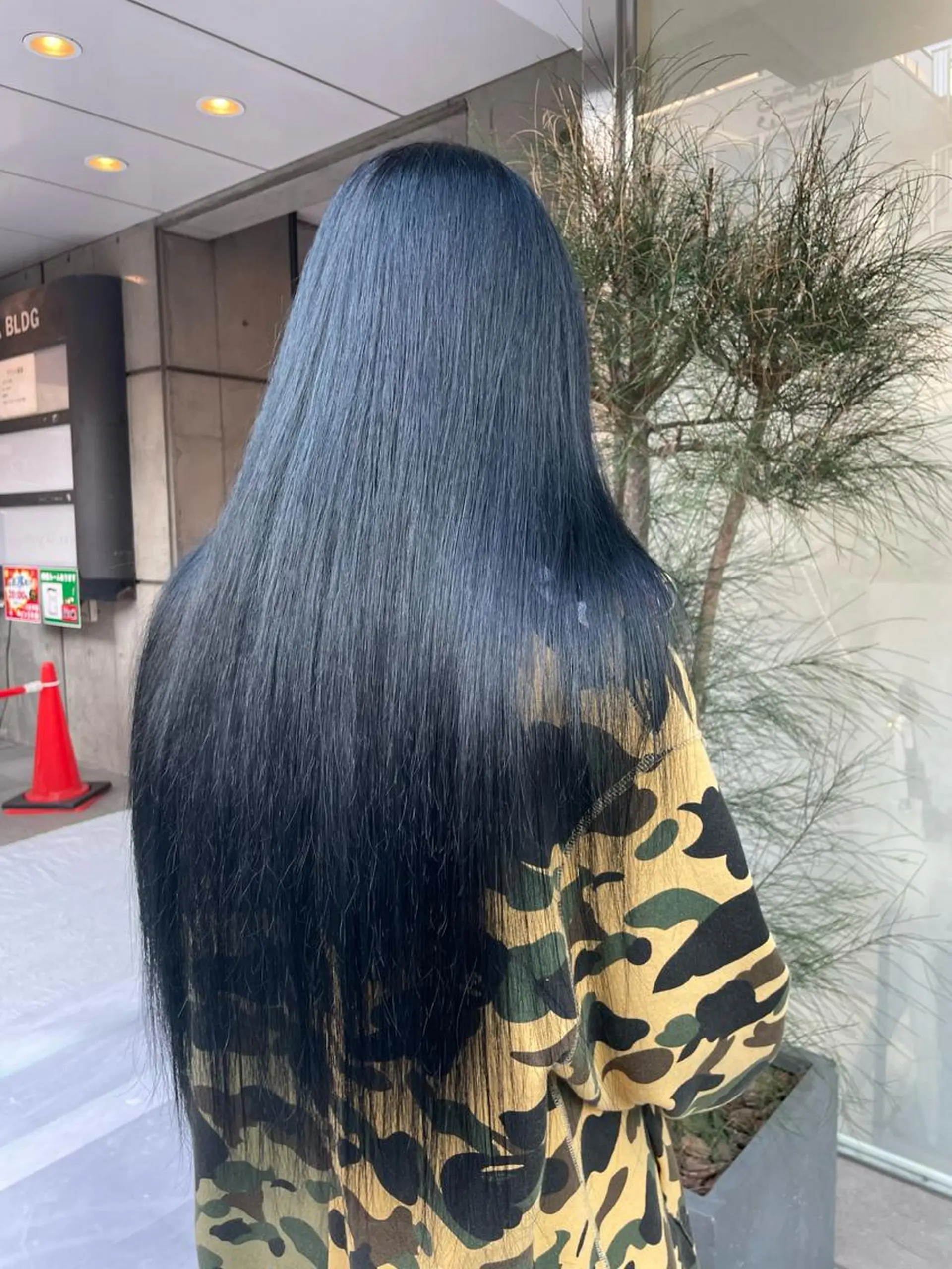 ロング カラー 黒髪 ブリーチ ブルーカラー ブルーブラック ヘアカラー 🧁はるひ/ ZEST Ivy🎀のヘアスタイル