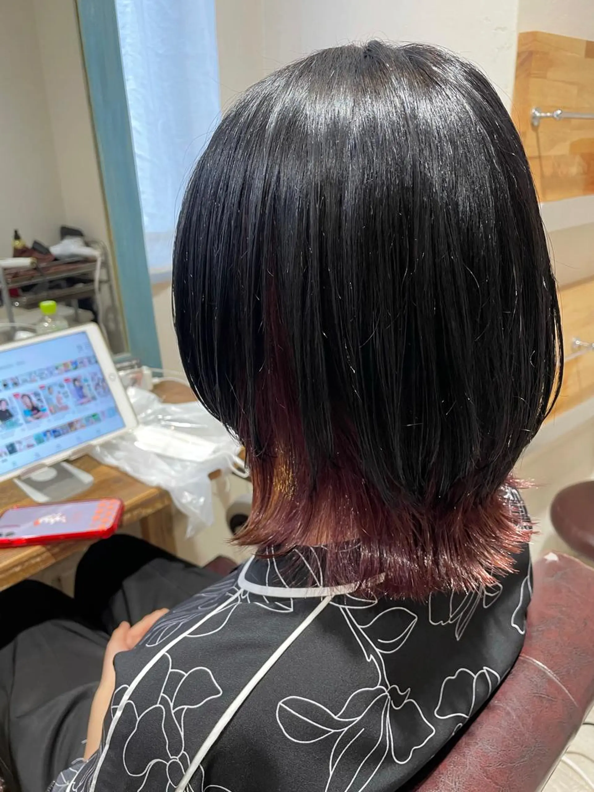ミディアム カラー アディクシーカラー 黒髪 ブルーカラー ブルーブラック パープルカラー カット ヘアカラー カウンセリング重視 🌿‬Tsuyukiのヘアスタイル