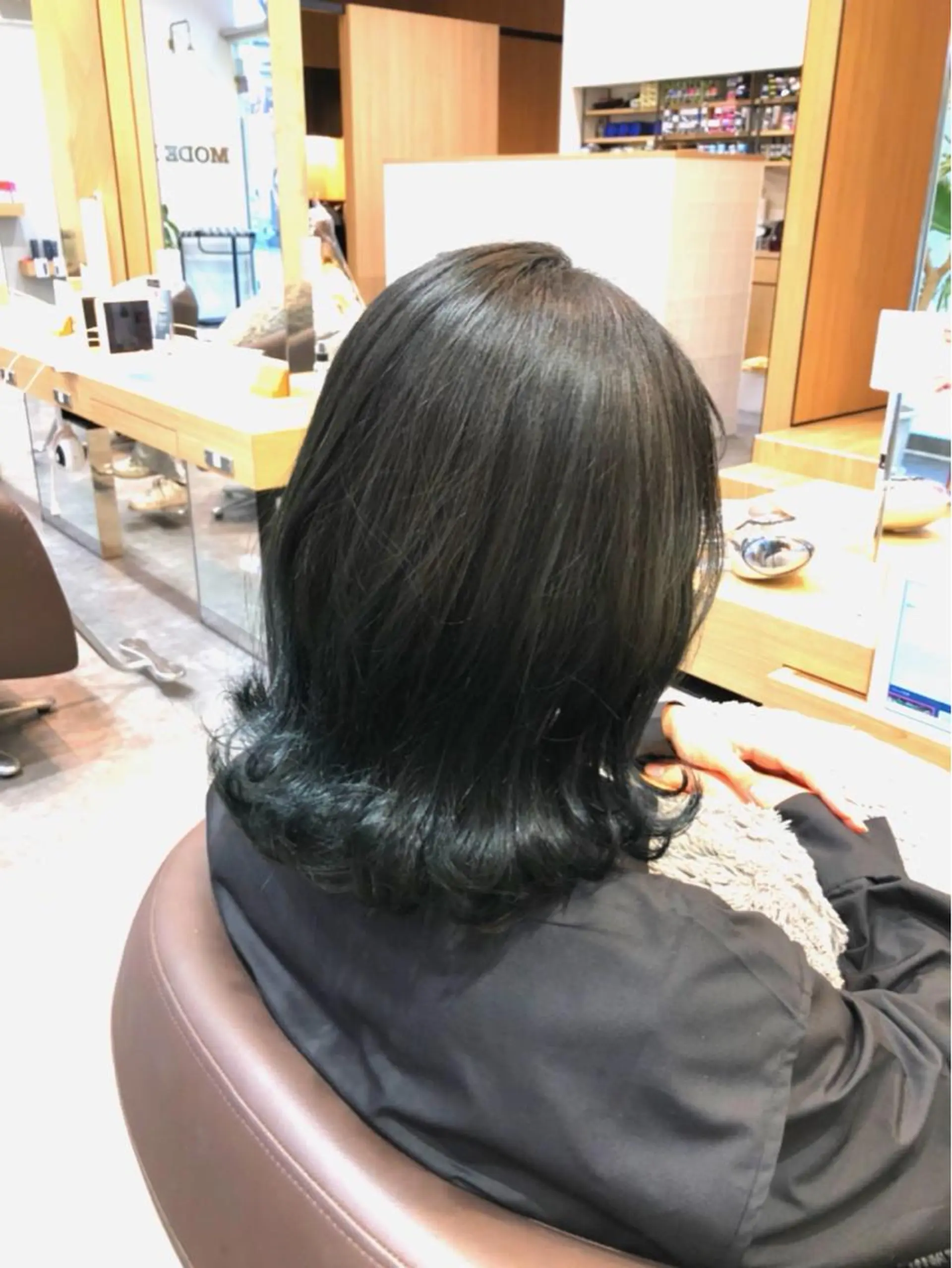 カラー ブルーカラー グラデーションカラー ニスル 町田店所属・似合わせカットカラー 望月一生のヘアスタイル