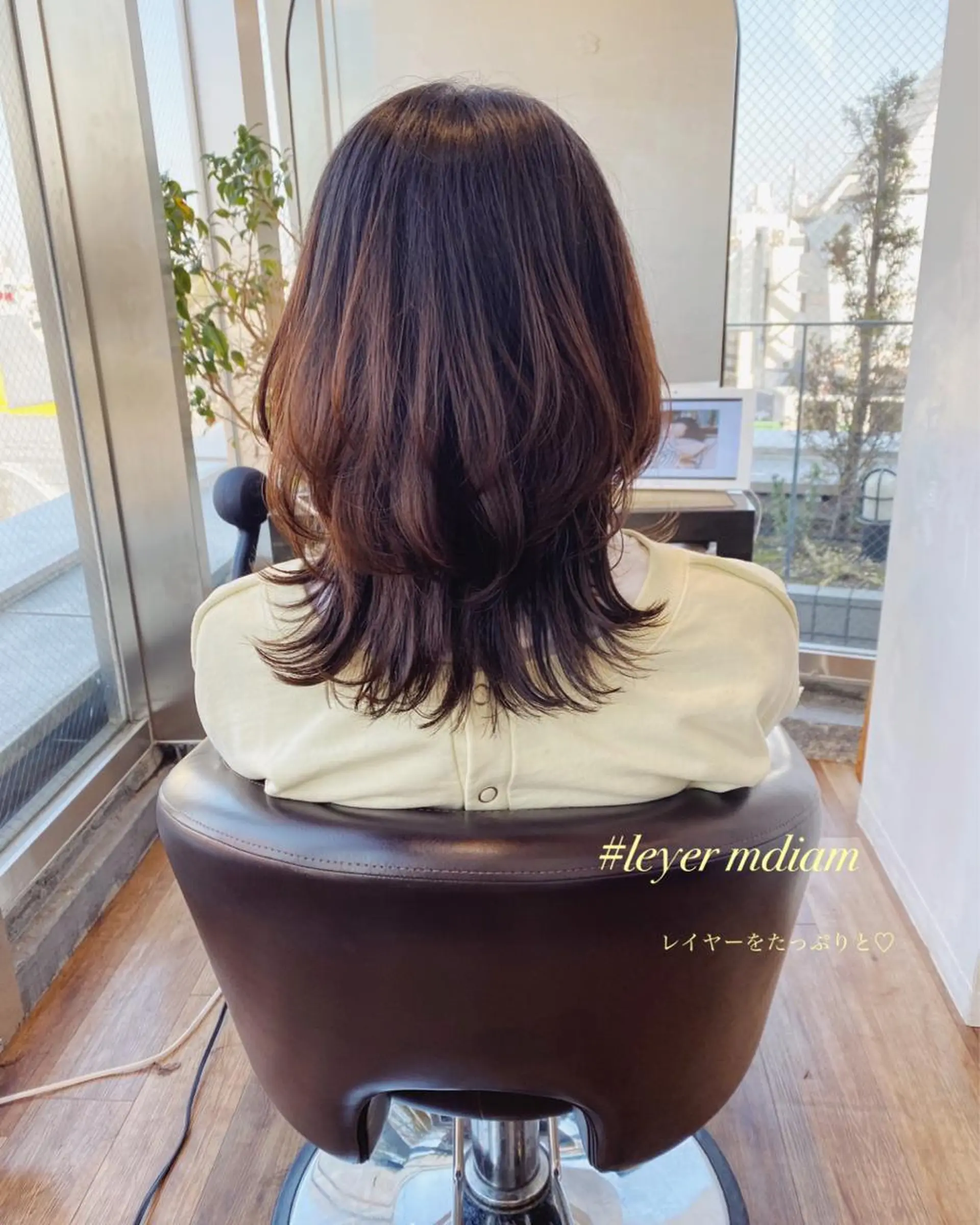 ミディアム レイヤーカット ウルフカット 鎌倉 彩のヘアスタイル