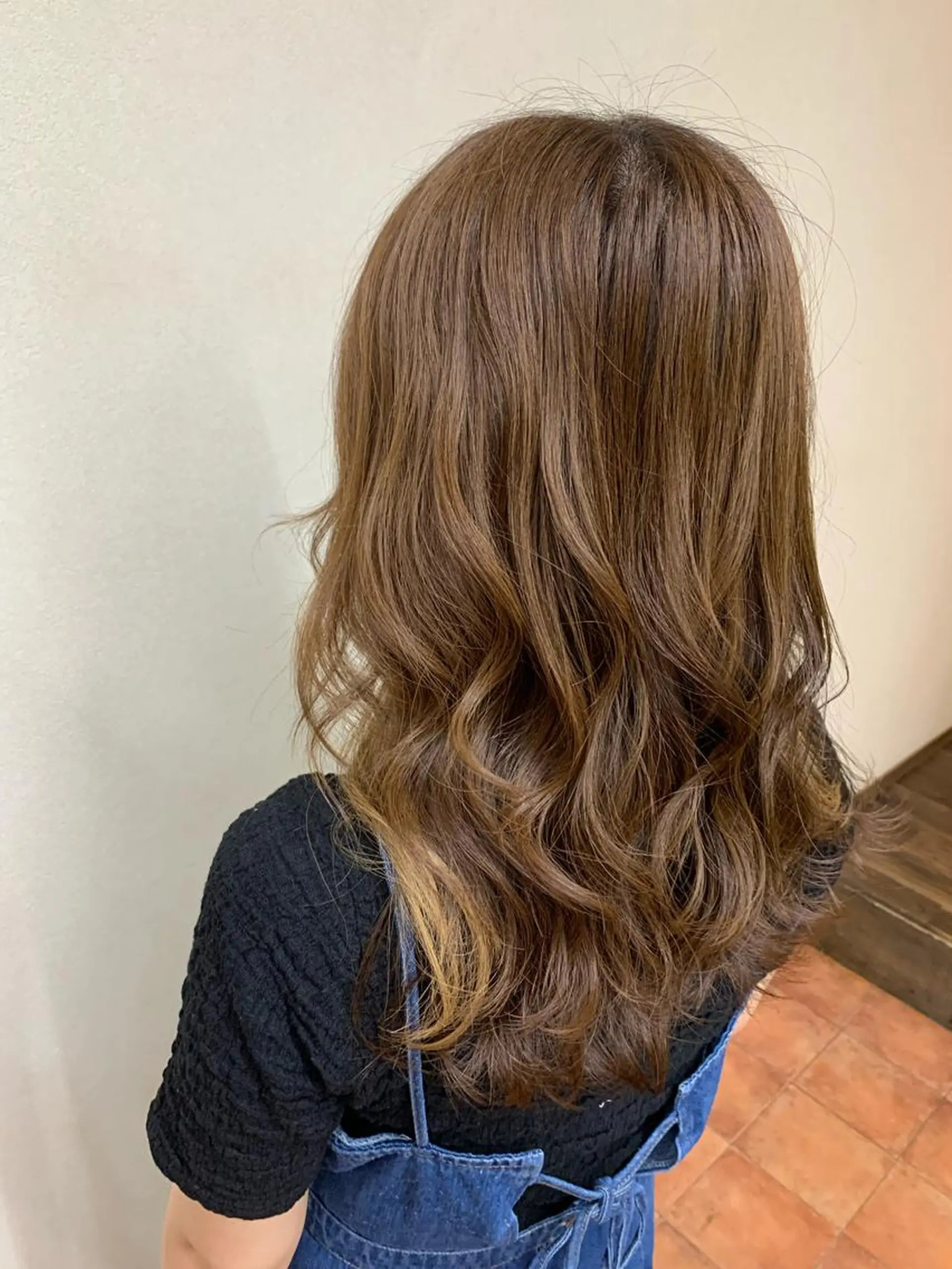 セミロング カラー やまだ せりなのヘアスタイル