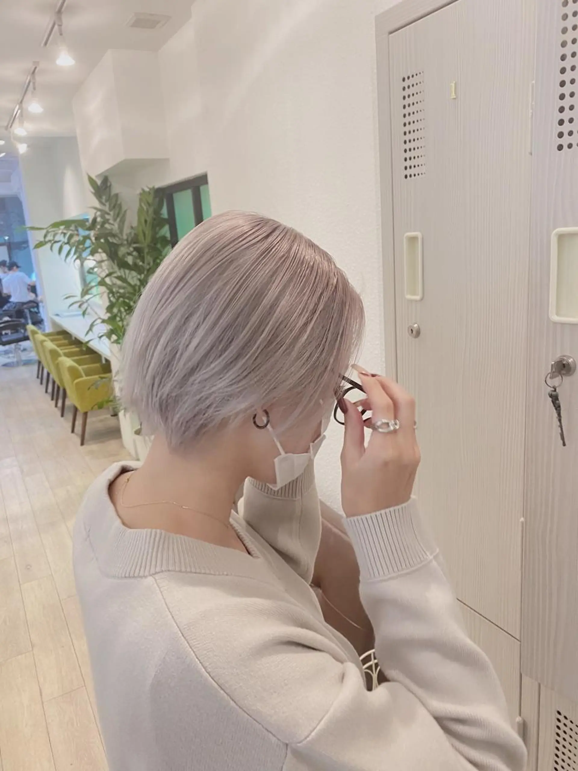 ショート カラー esu 天満のヘアスタイル