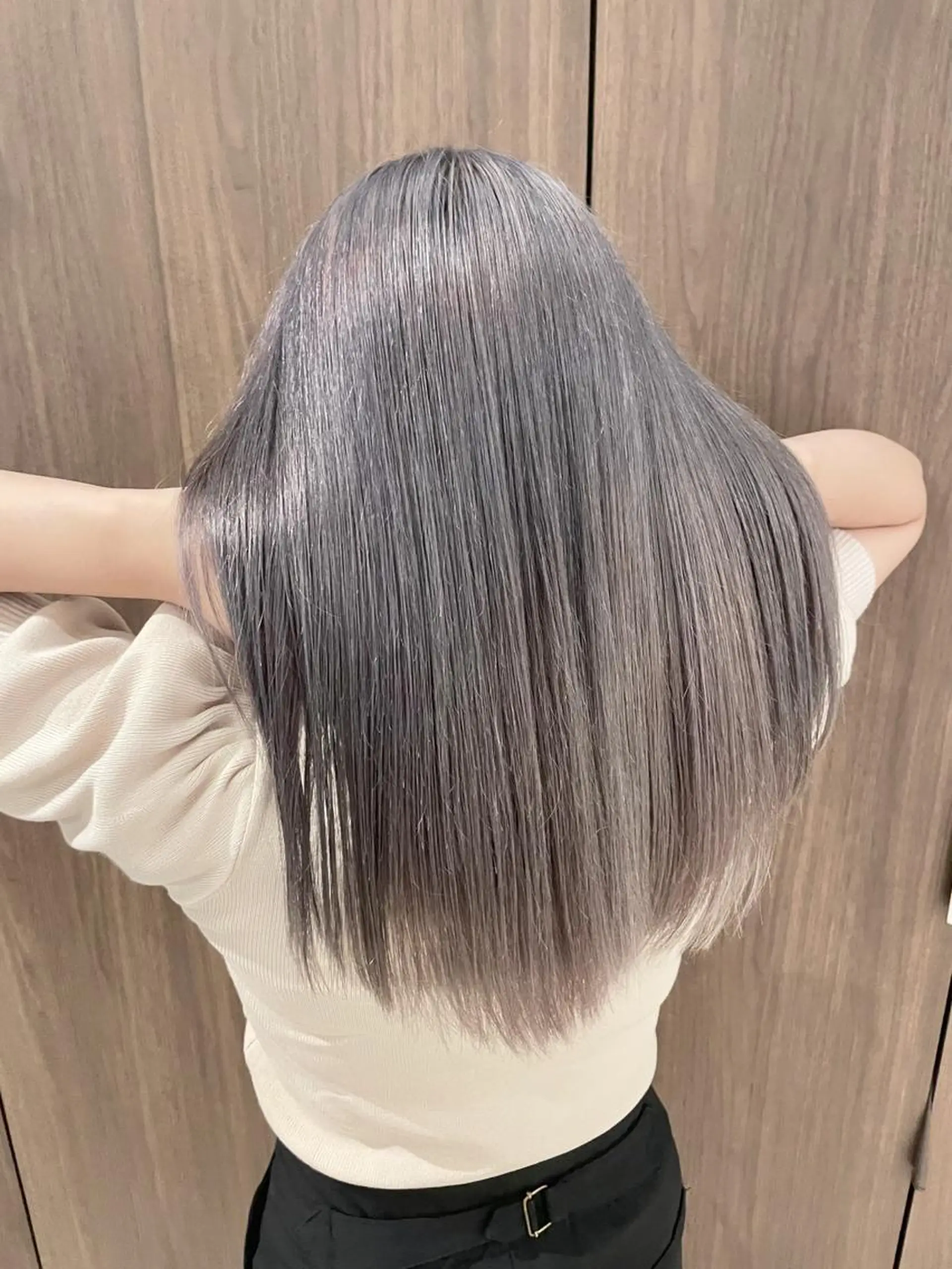 ロング カラー ブリーチ ブルーカラー ケアブリーチ シルバー 🩵アンブレラカラー 髪質改善　丸尾】のヘアスタイル