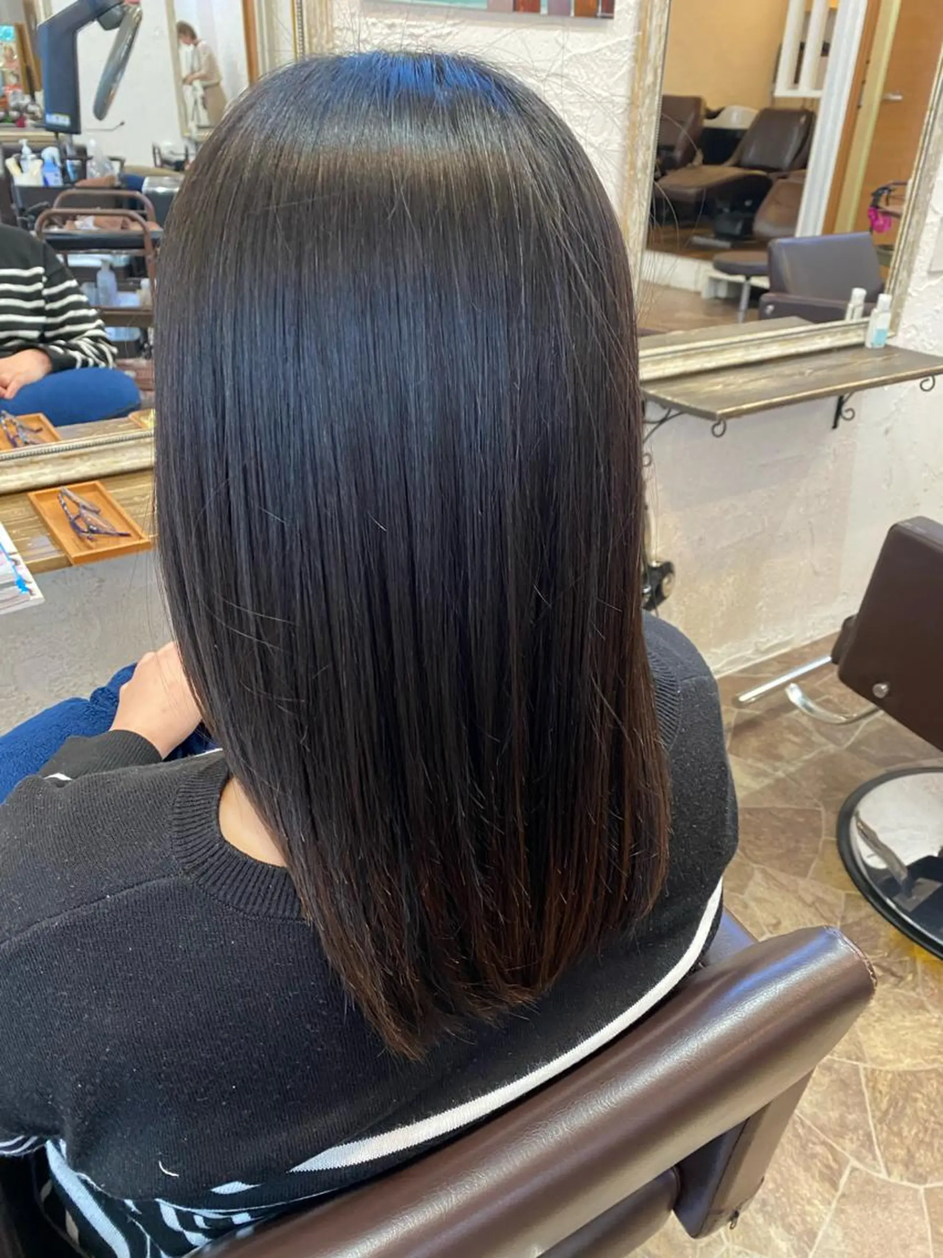 ミディアム カット 縮毛矯正 トリートメント LeSoleil 大江珠実のヘアスタイル