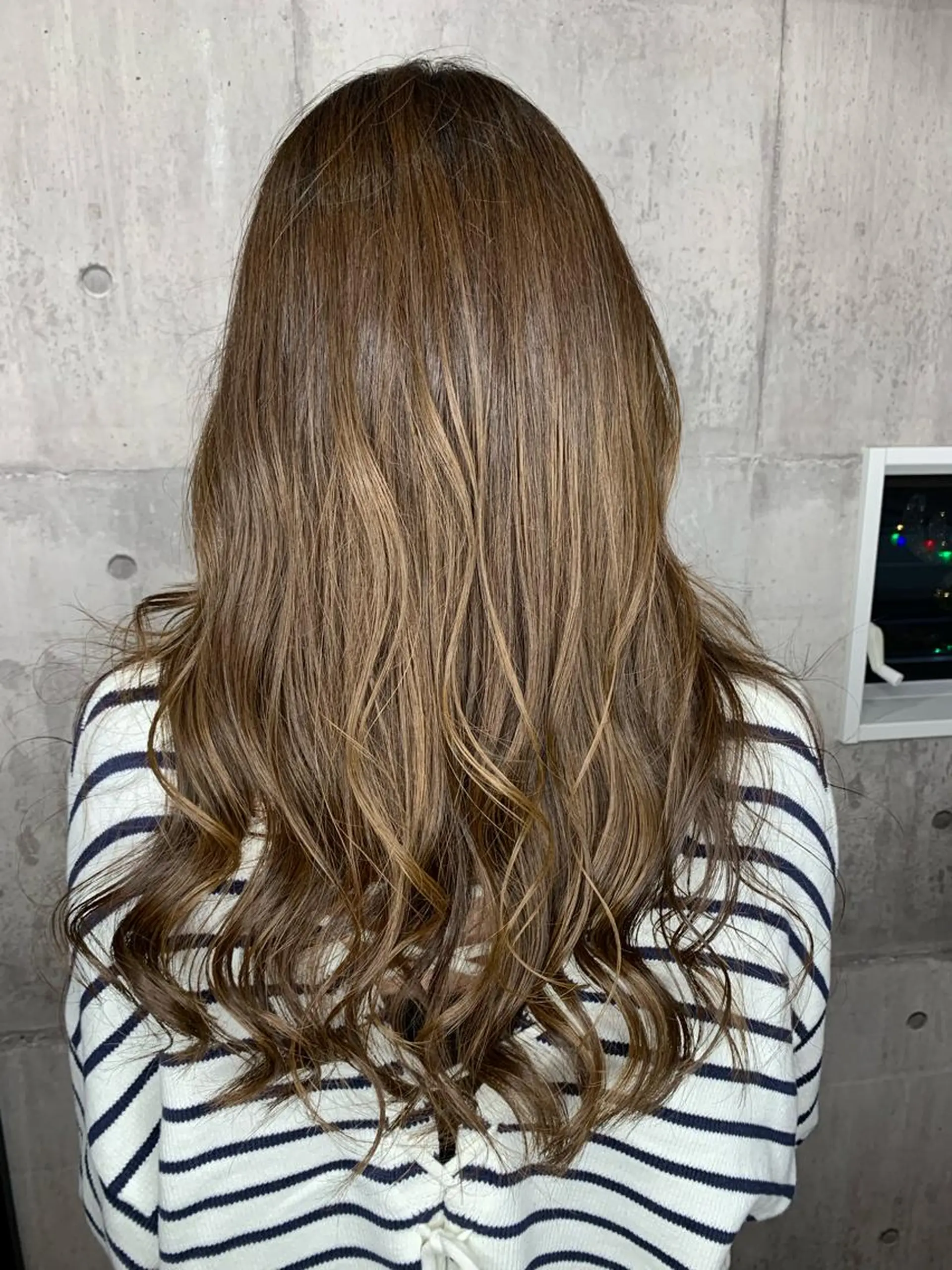 セミロング Welila by haku所属・yoshihara yuukiのヘアスタイル