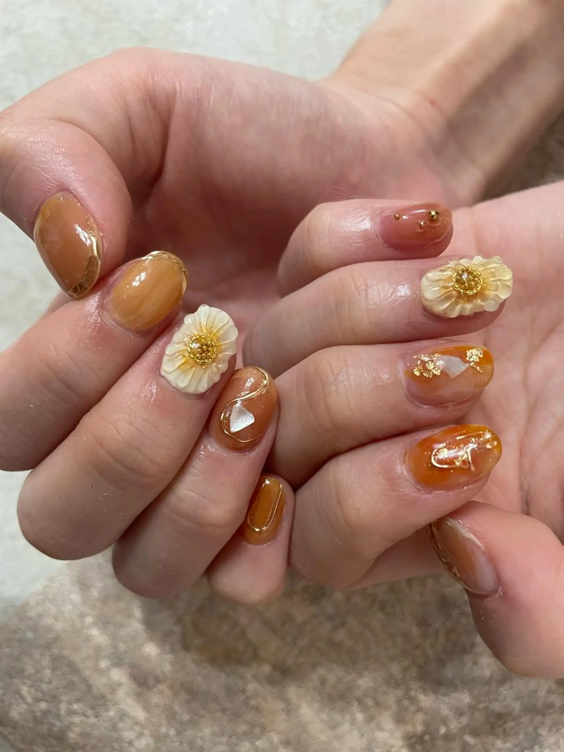 ミディアム ネイル ハンドネイル Parfum パルファンのネイルデザイン