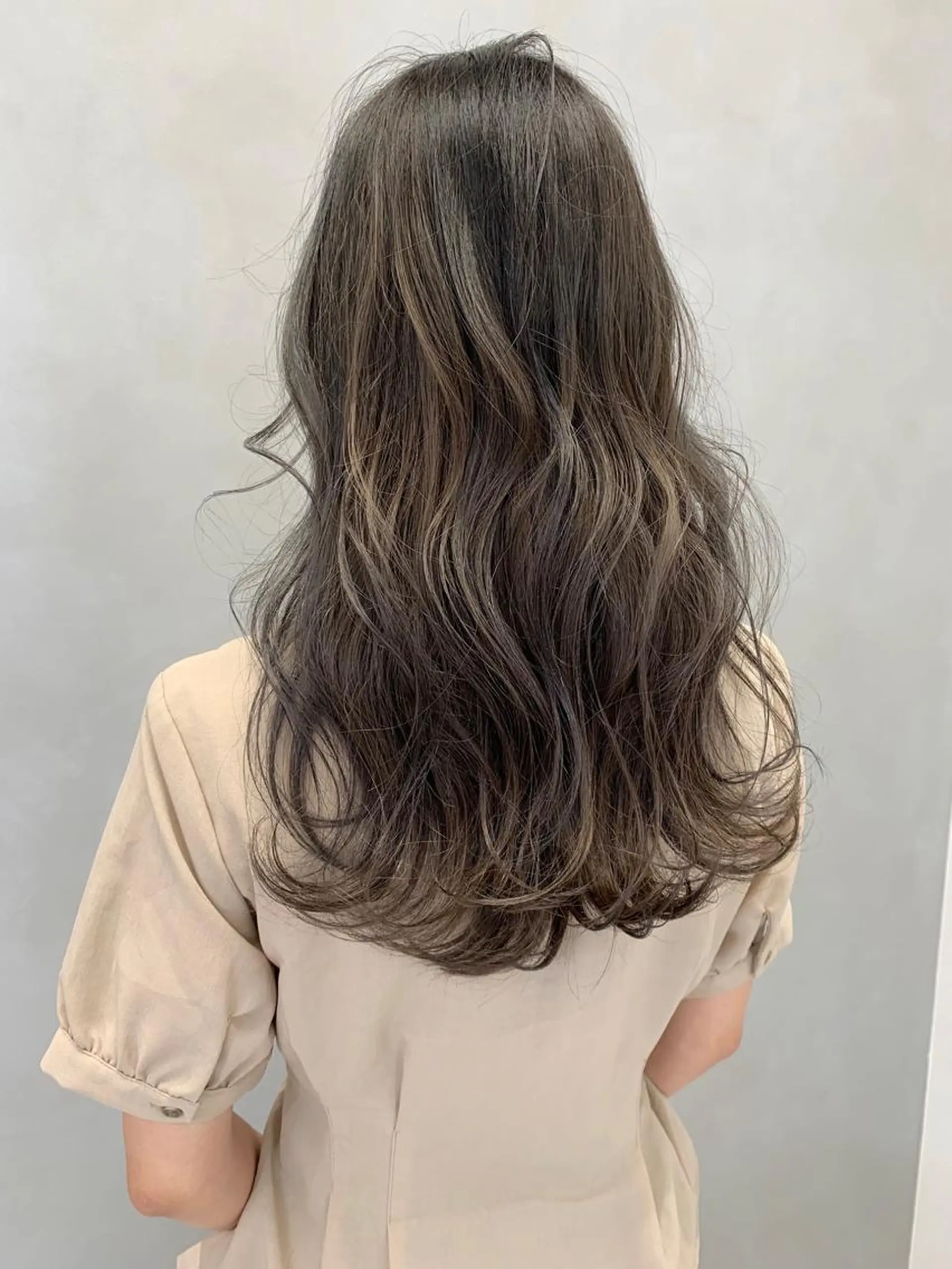 ロング カラー ブリーチ グラデーションカラー グレージュ ヘアカラー レイヤー/大人メンズ パーマ🌀 平島拓也のヘアスタイル